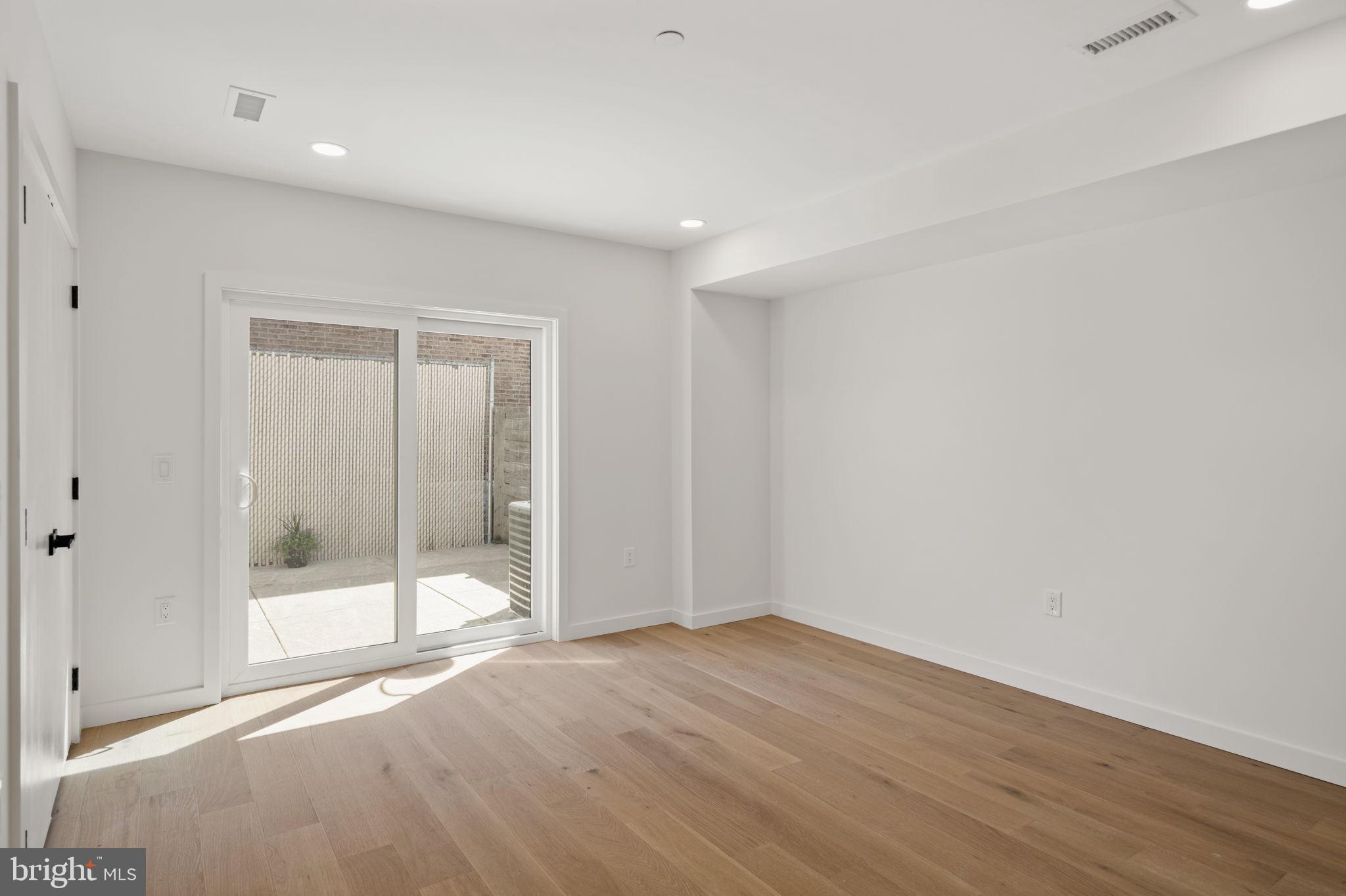 PORT RICHMOND - Residential