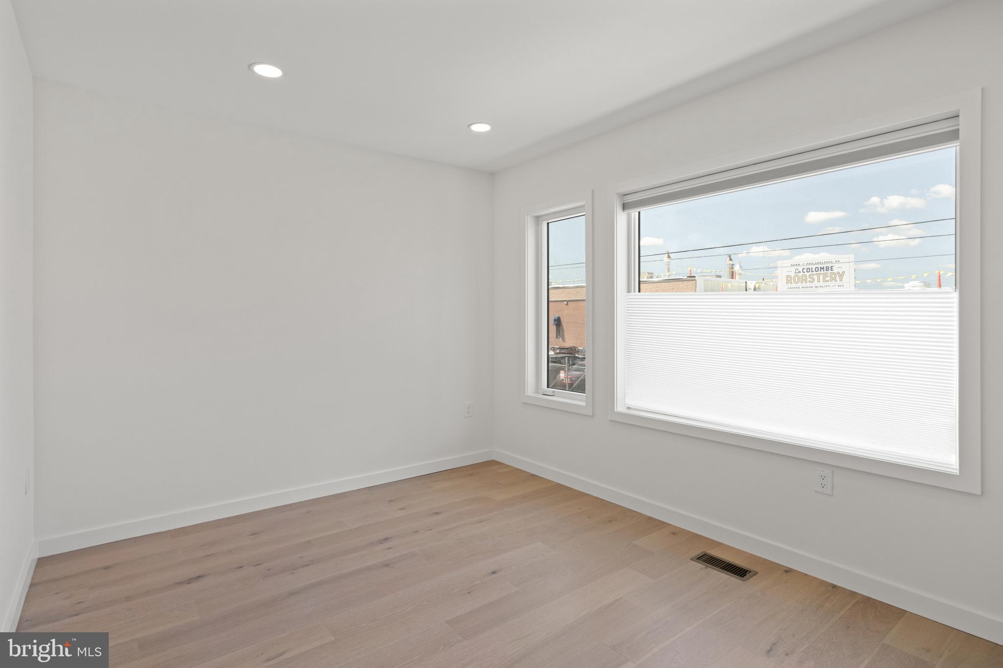 PORT RICHMOND - Residential
