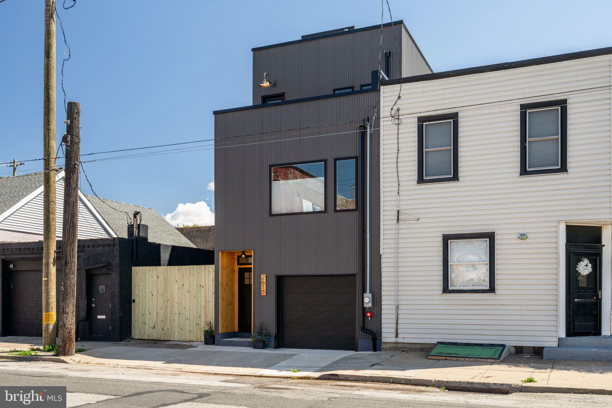 PORT RICHMOND - Residential