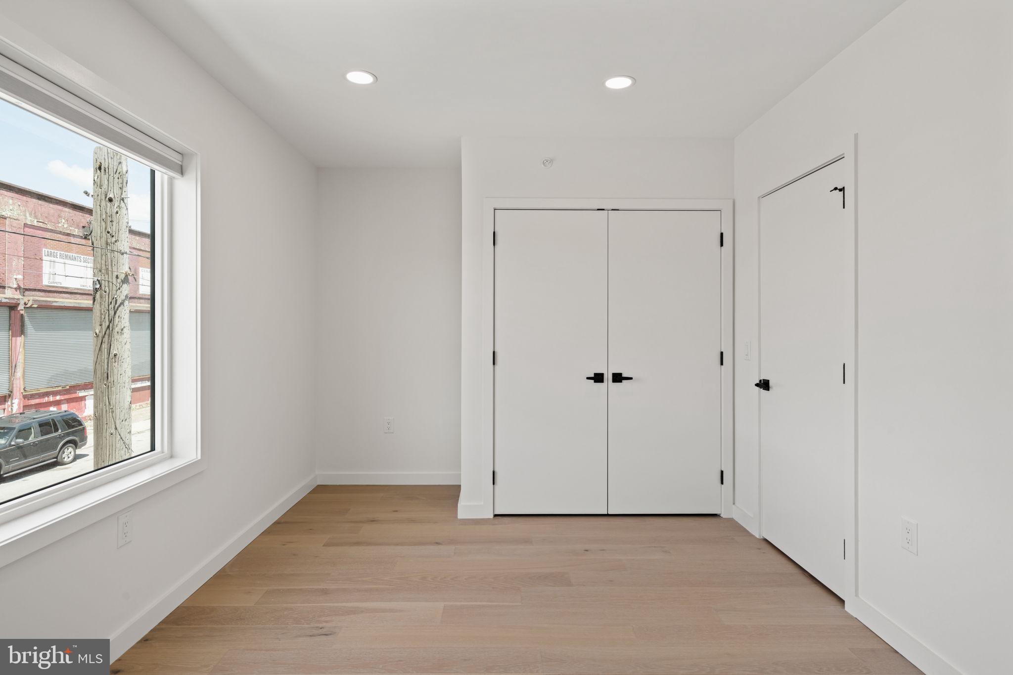 PORT RICHMOND - Residential