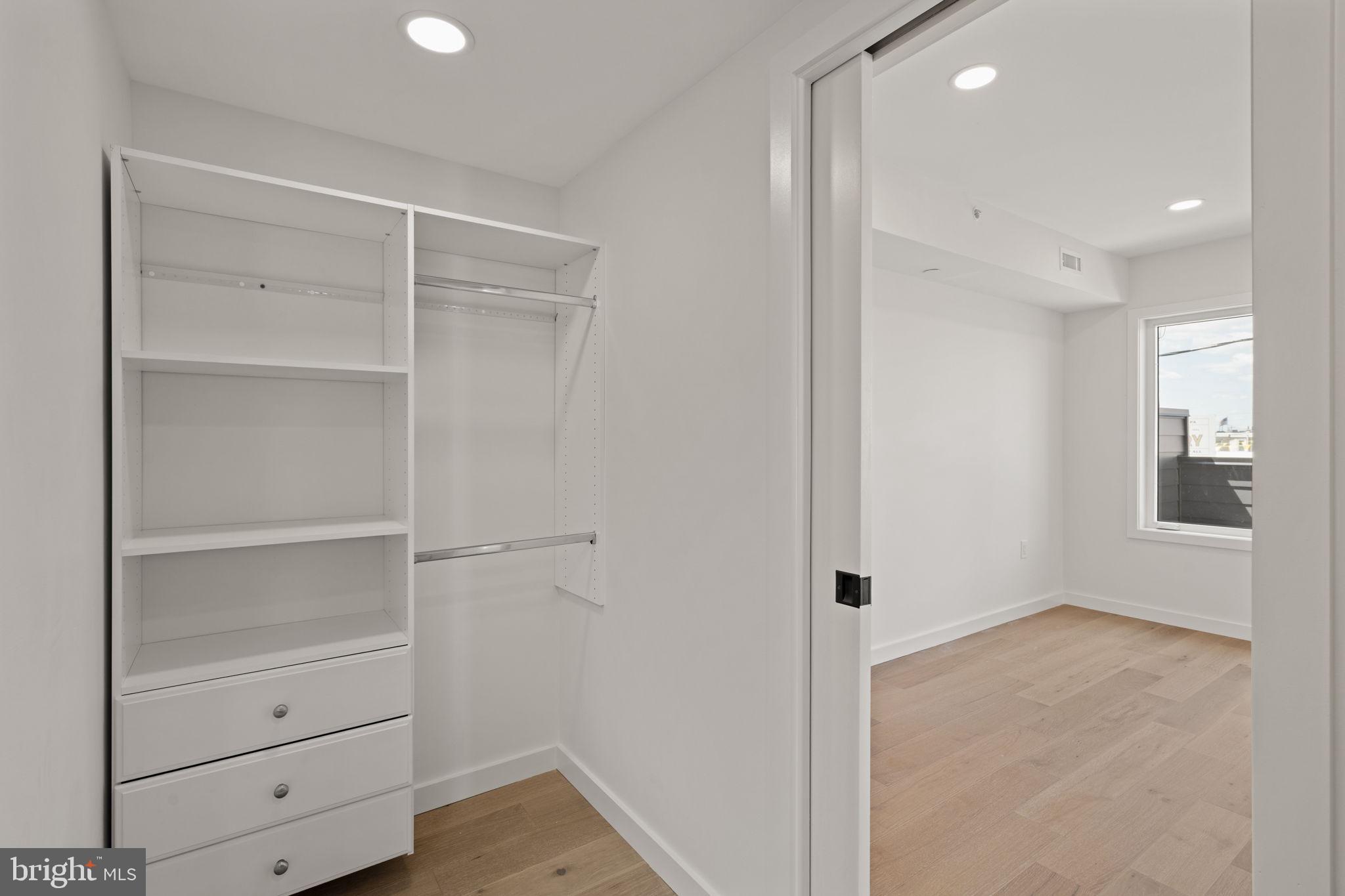 PORT RICHMOND - Residential