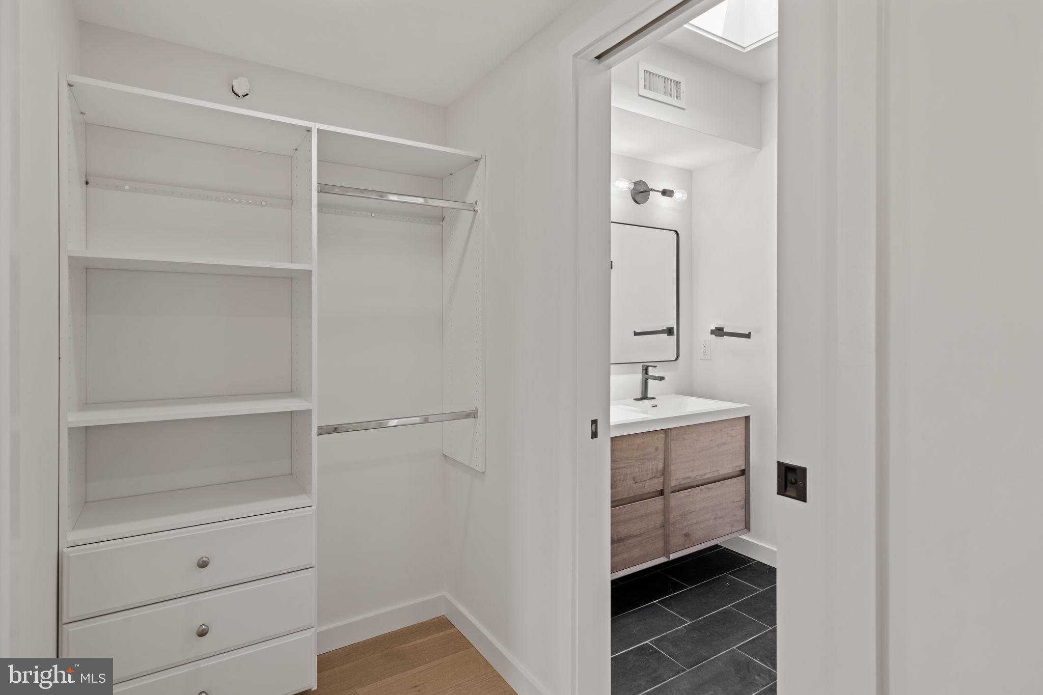 PORT RICHMOND - Residential