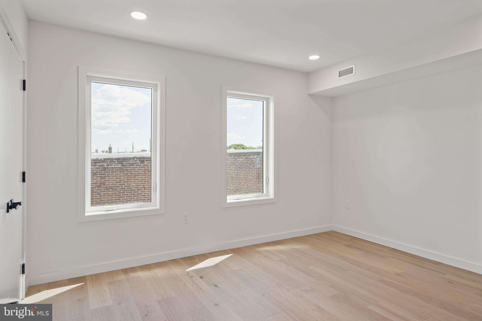 PORT RICHMOND - Residential