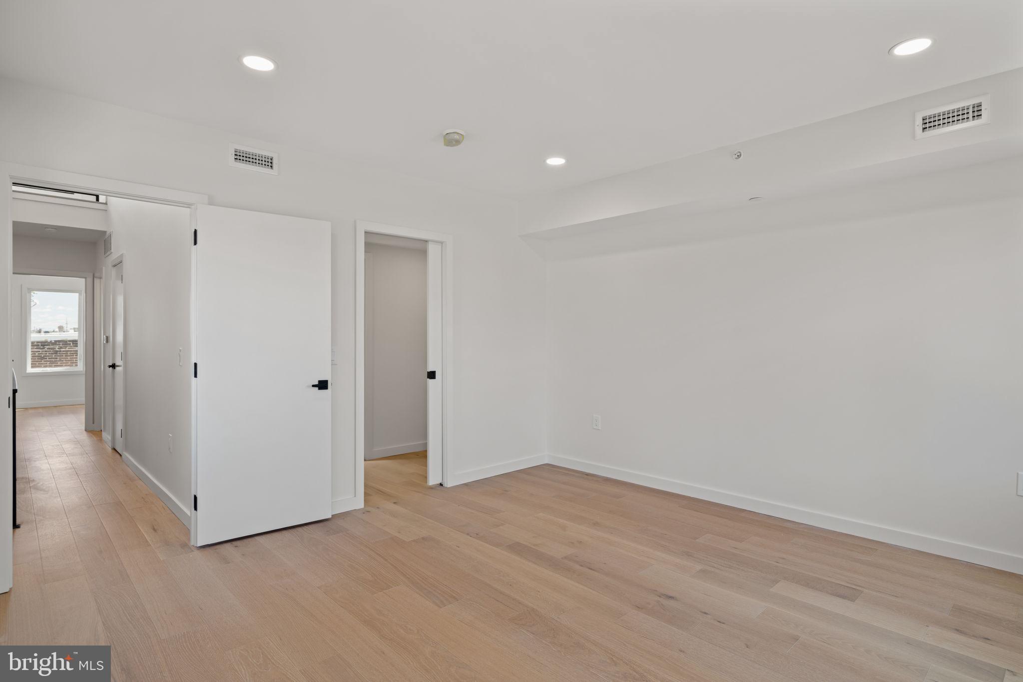 PORT RICHMOND - Residential
