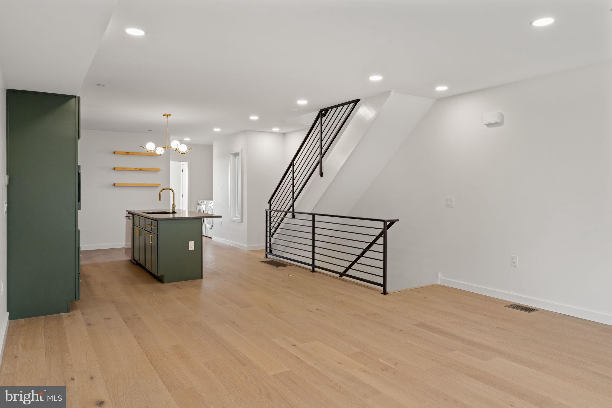 PORT RICHMOND - Residential