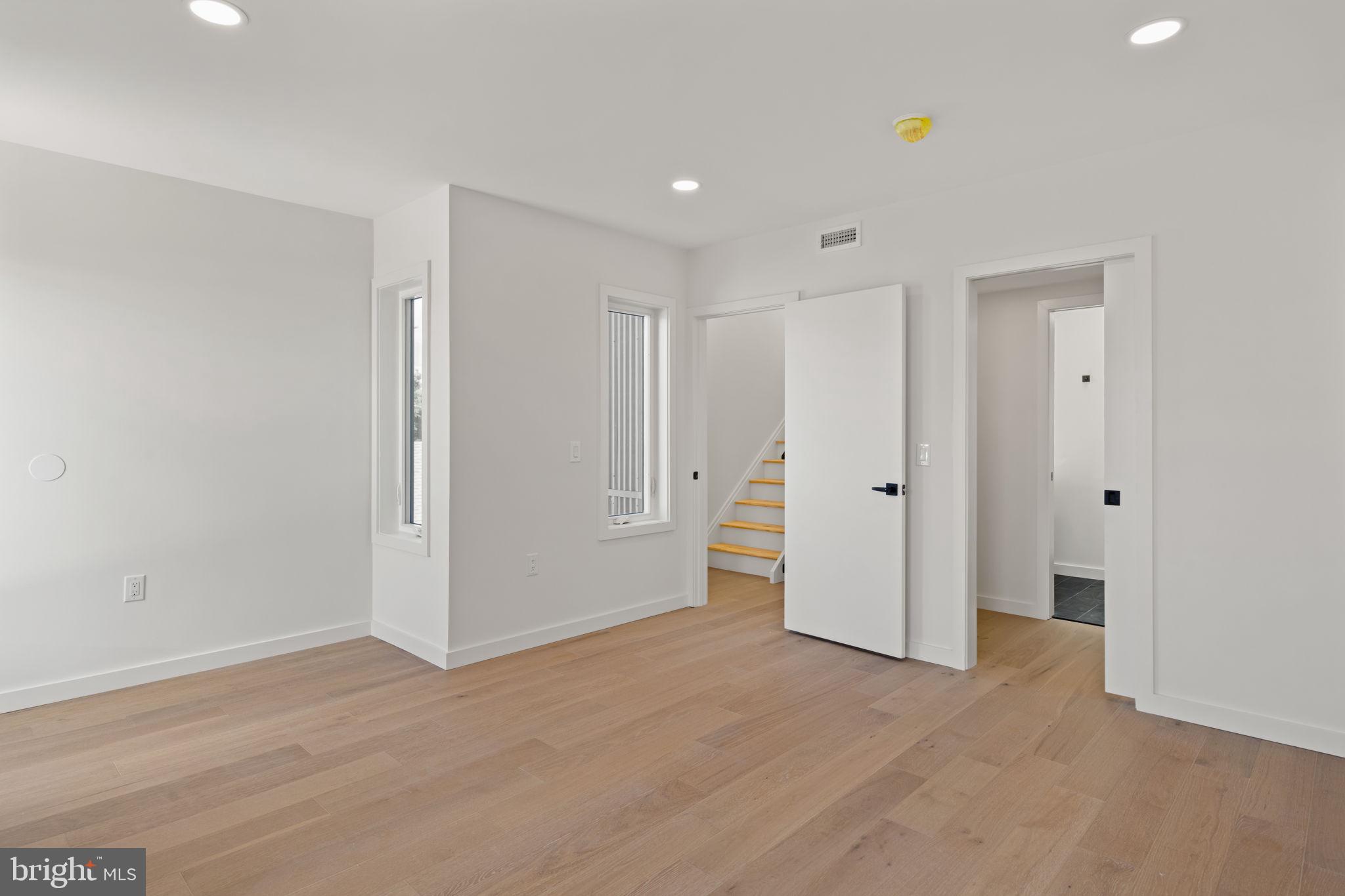 PORT RICHMOND - Residential