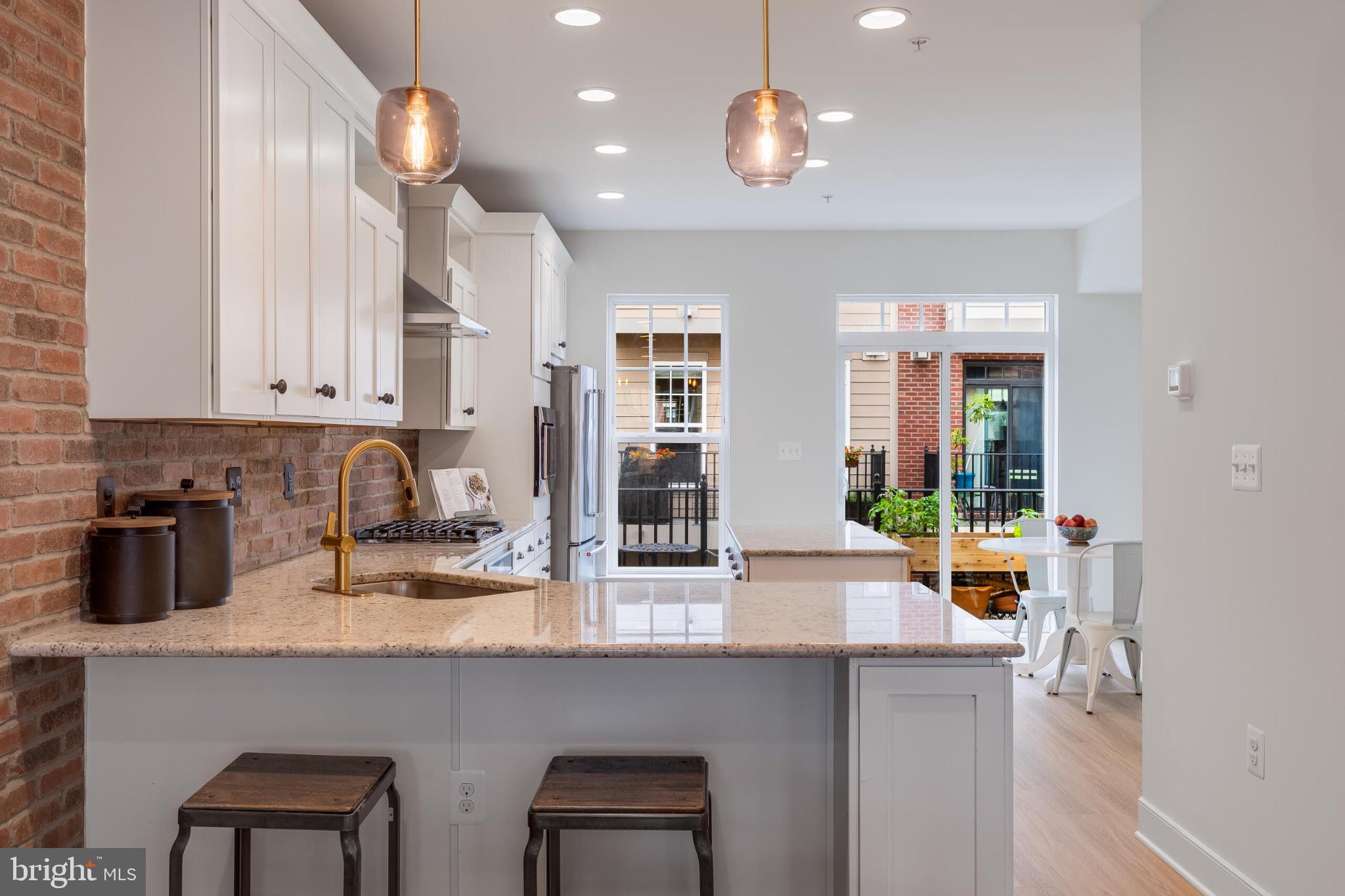 CRESCENT PLACE - Residential