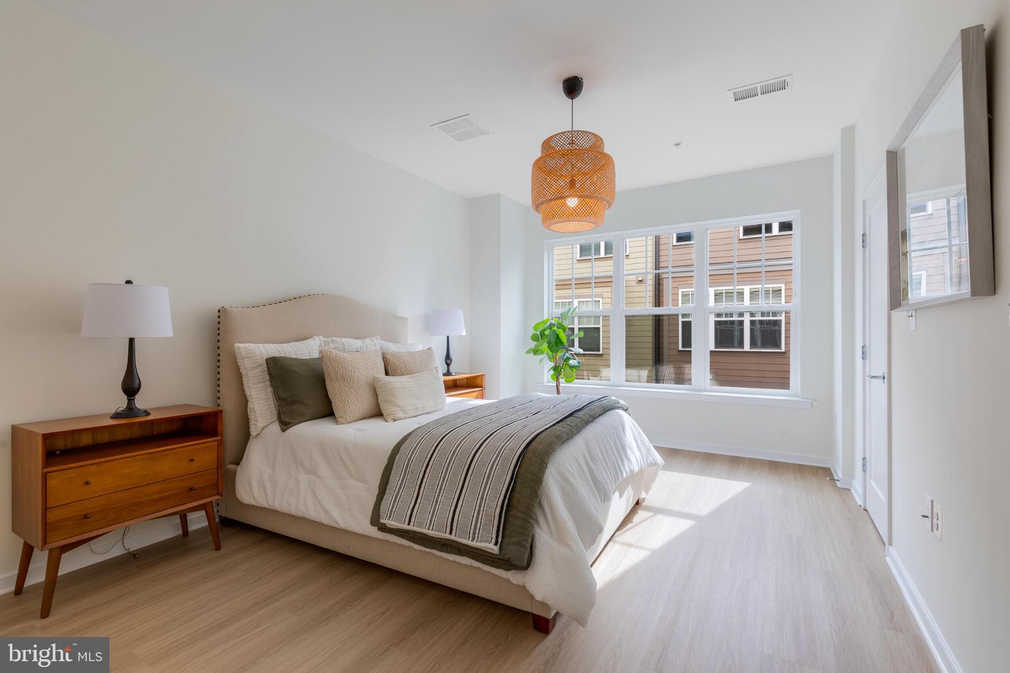 CRESCENT PLACE - Residential