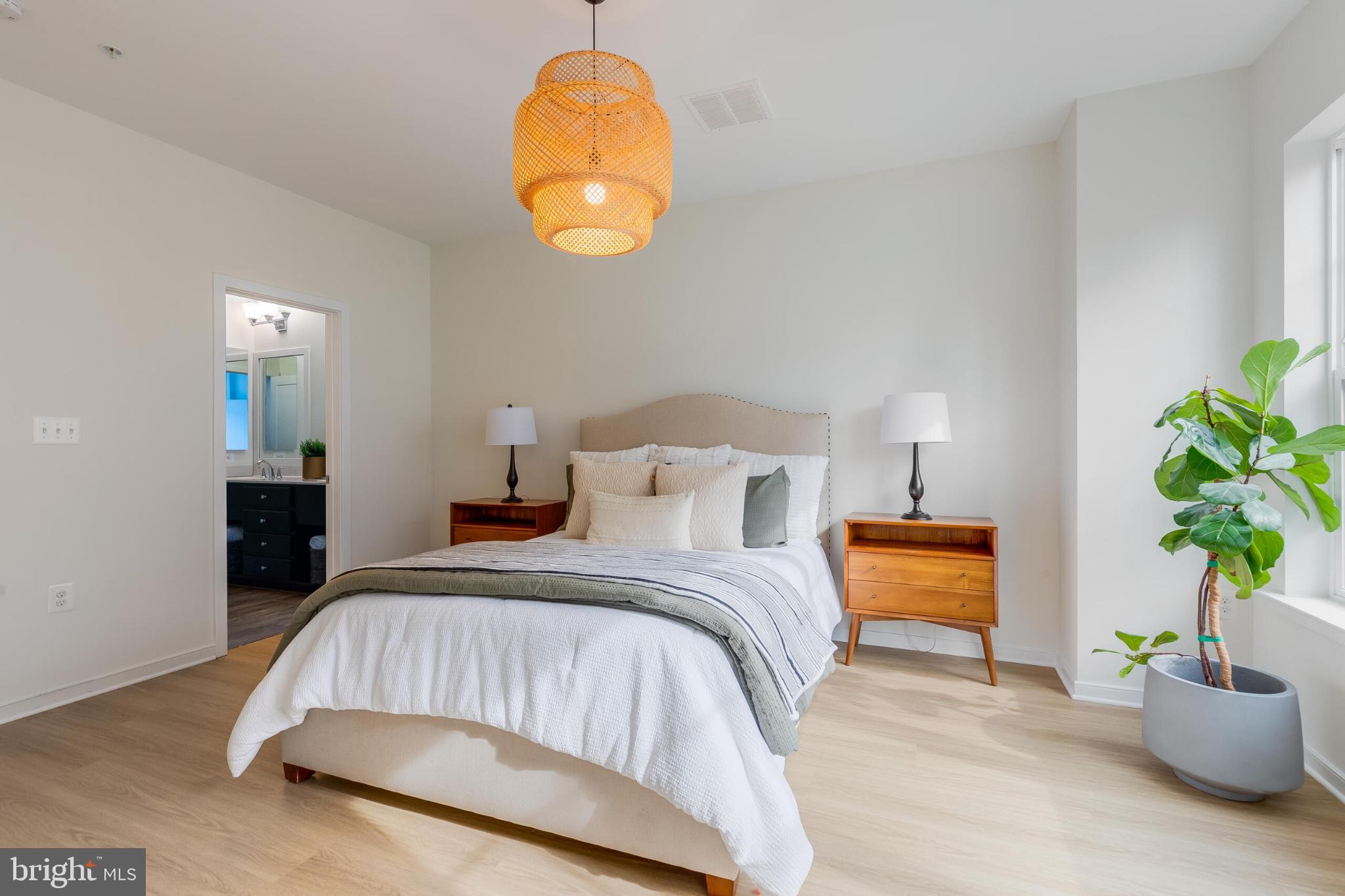 CRESCENT PLACE - Residential