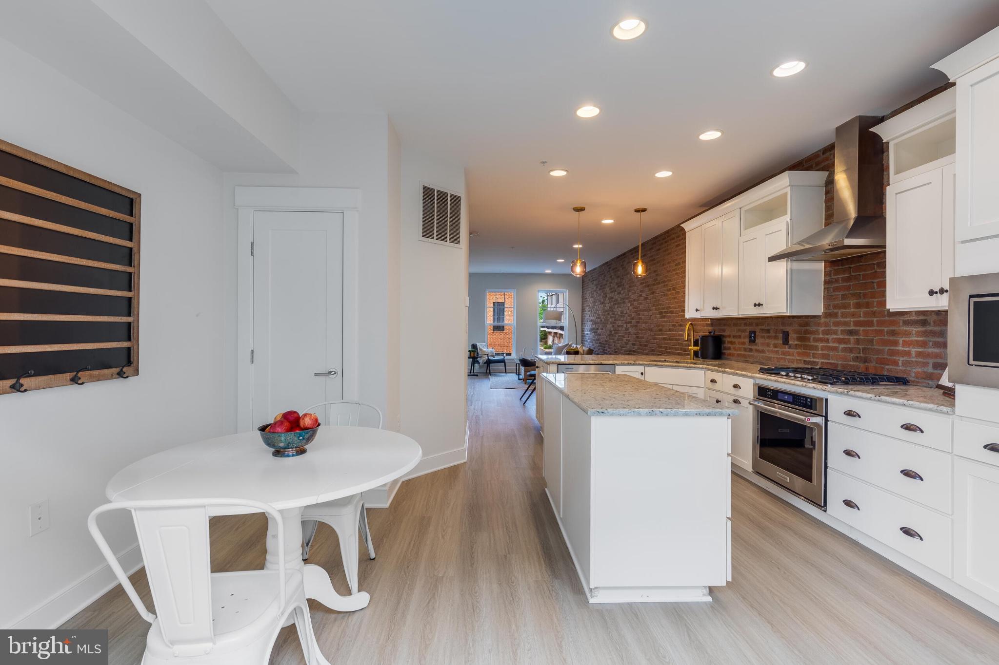 CRESCENT PLACE - Residential