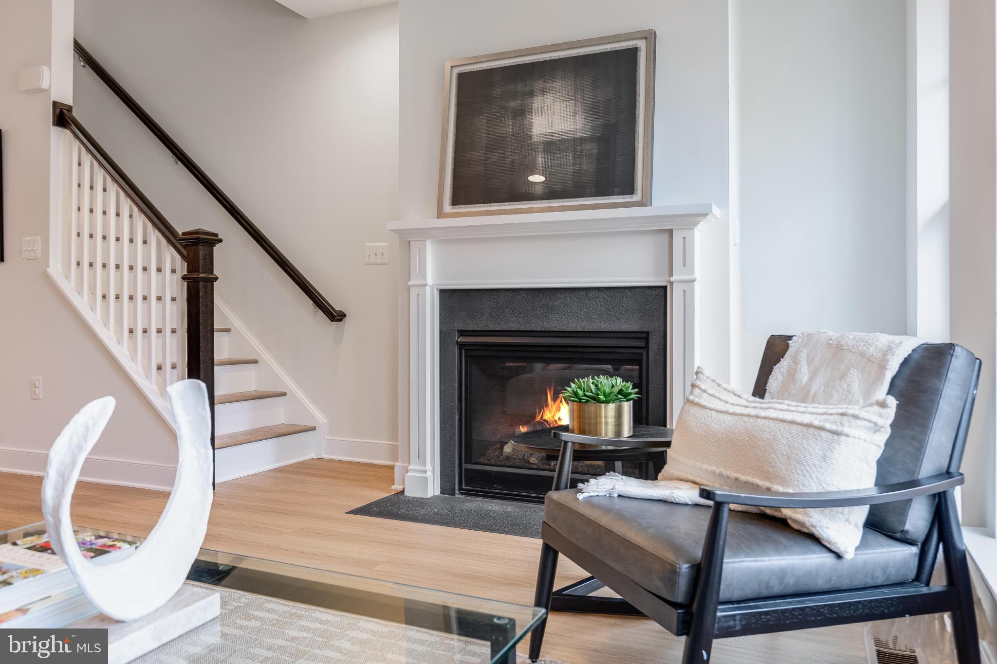 CRESCENT PLACE - Residential