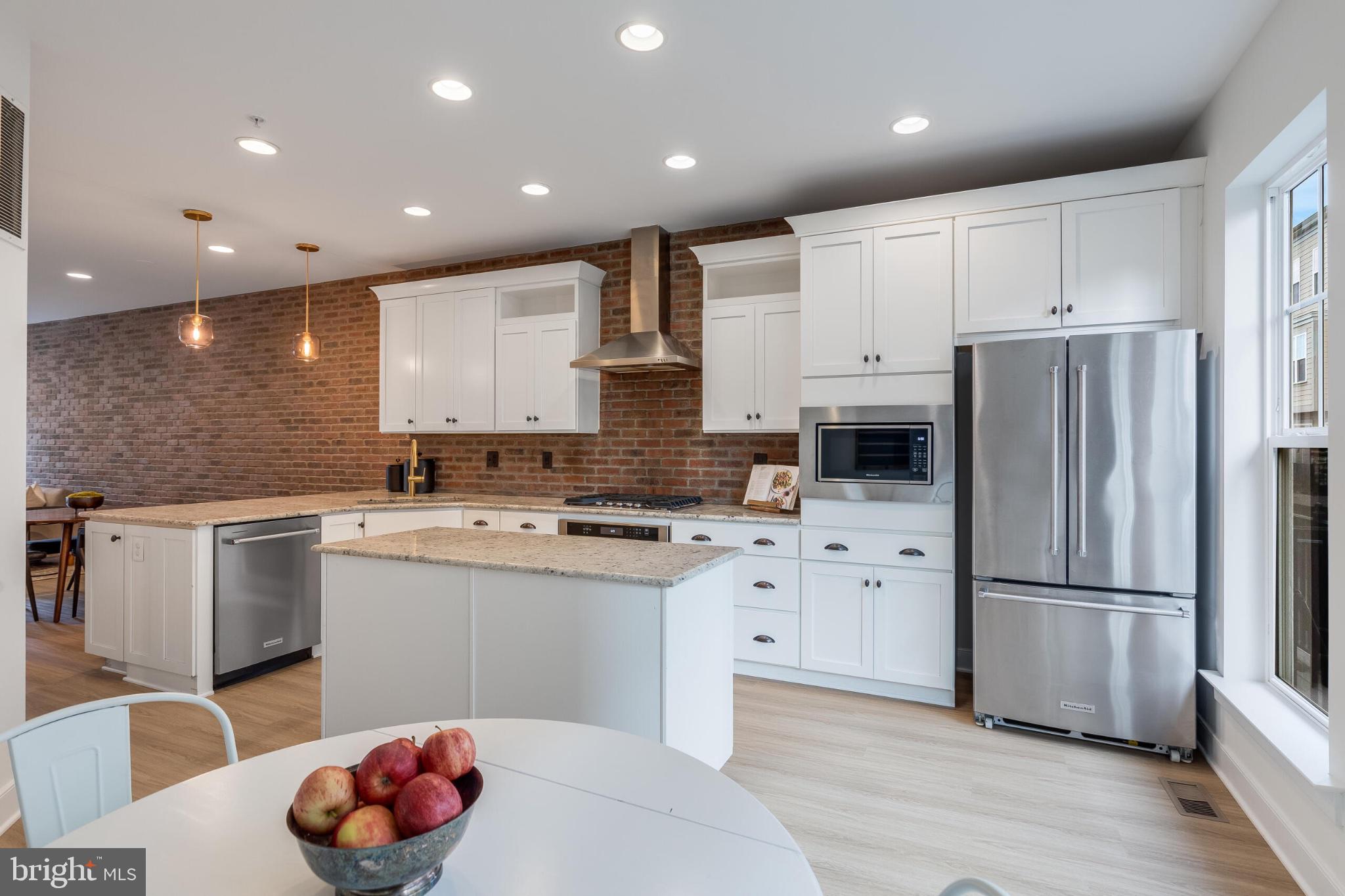 CRESCENT PLACE - Residential