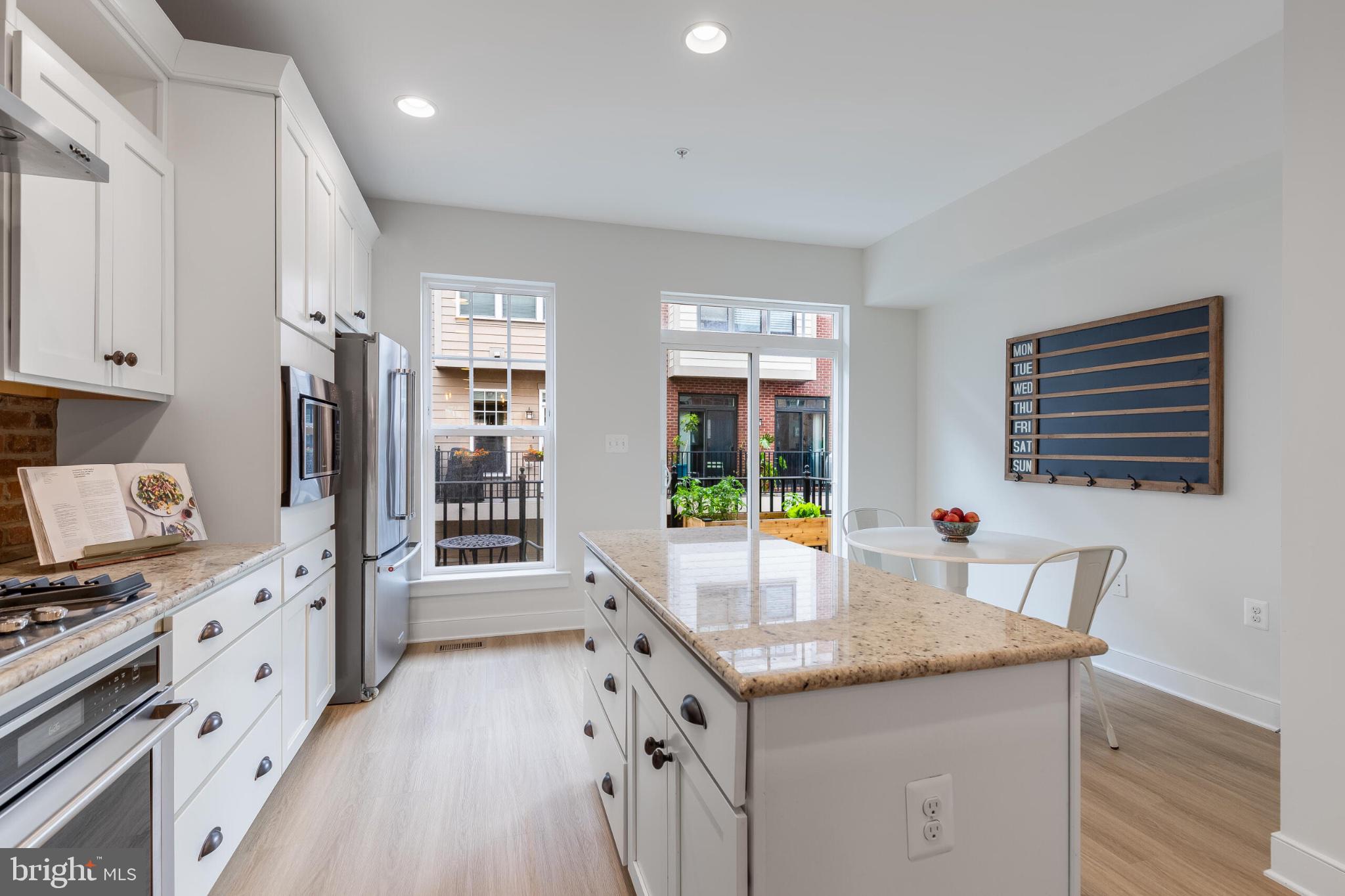 CRESCENT PLACE - Residential