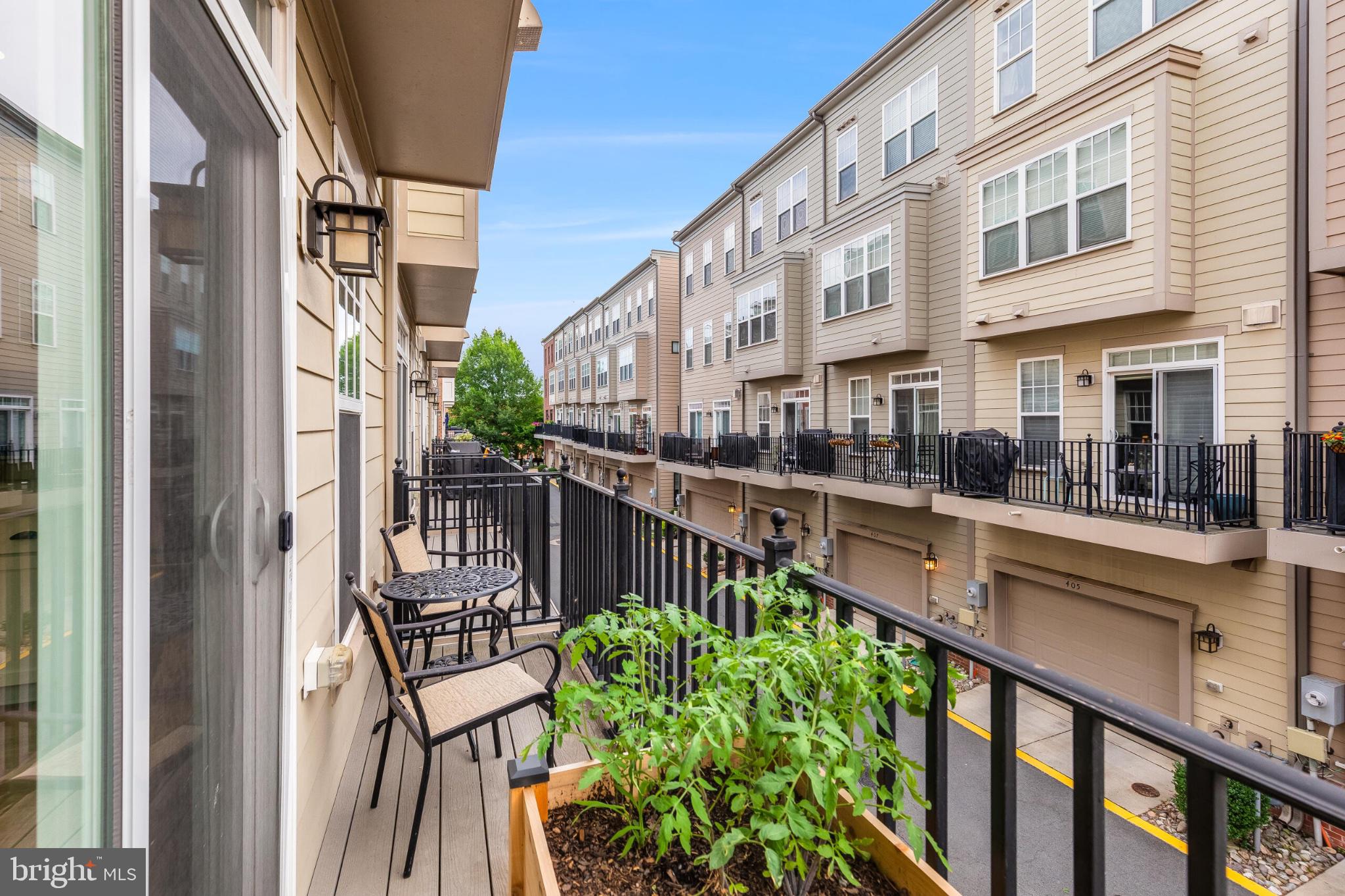 CRESCENT PLACE - Residential