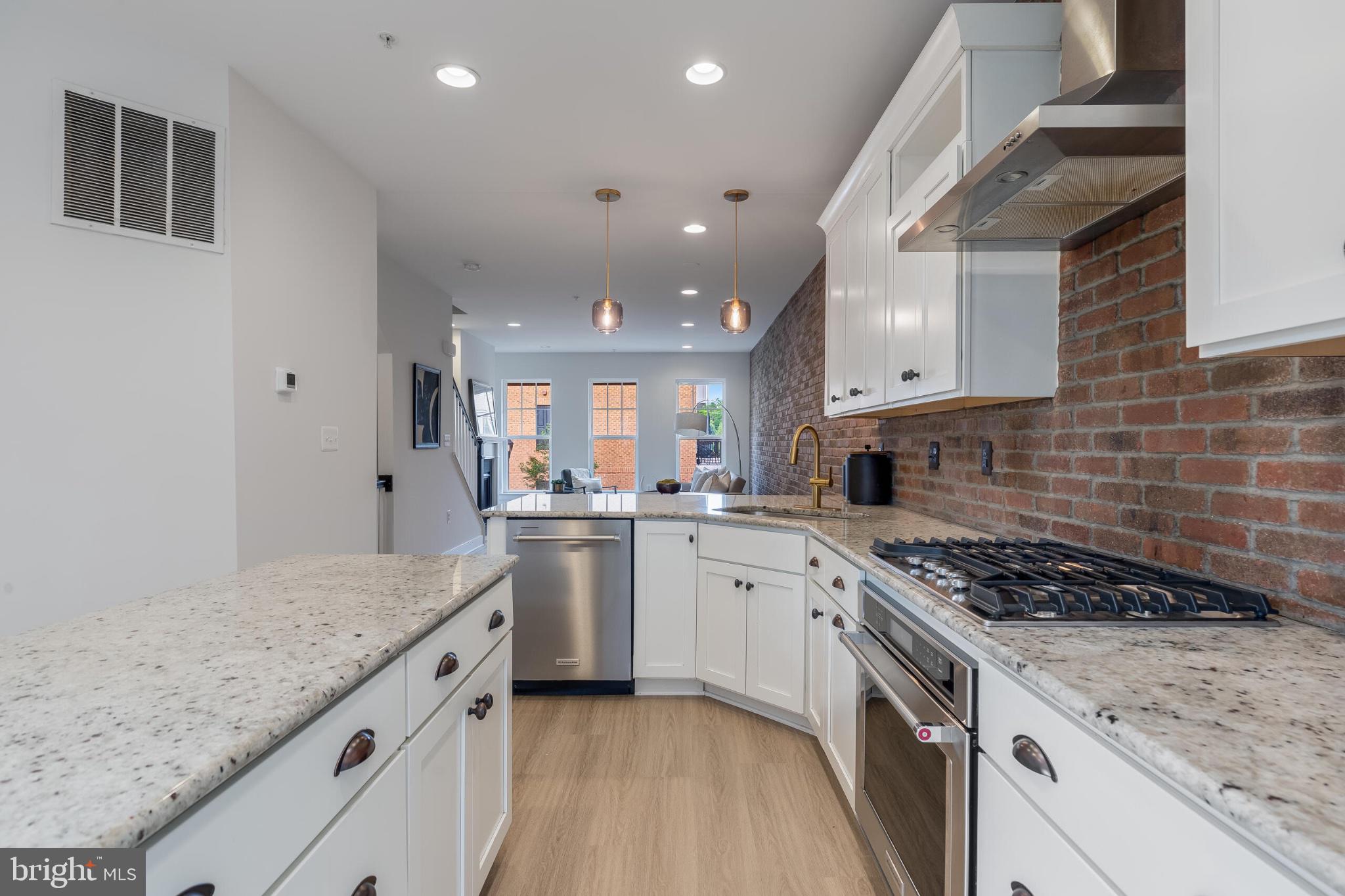 CRESCENT PLACE - Residential