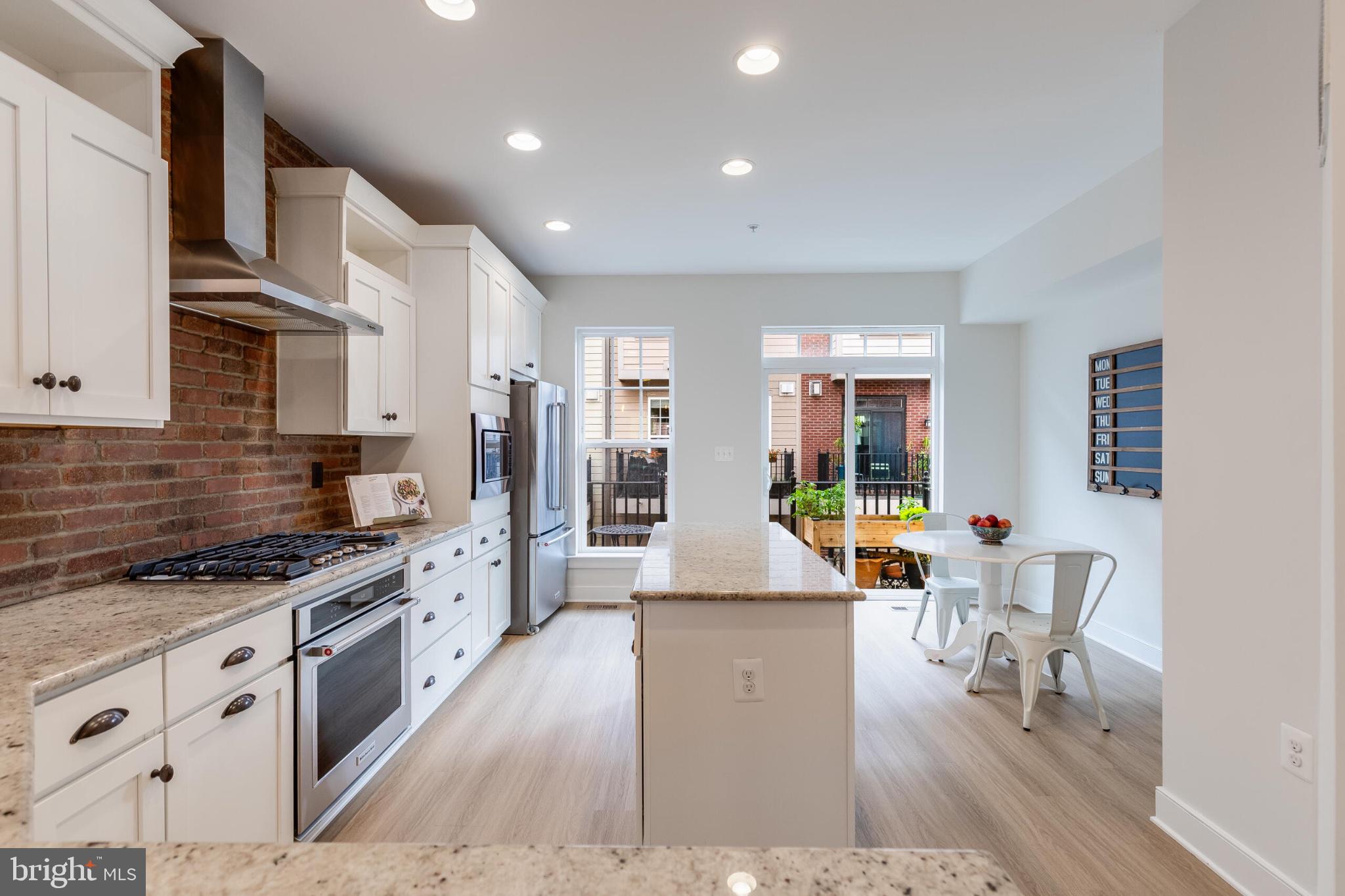 CRESCENT PLACE - Residential