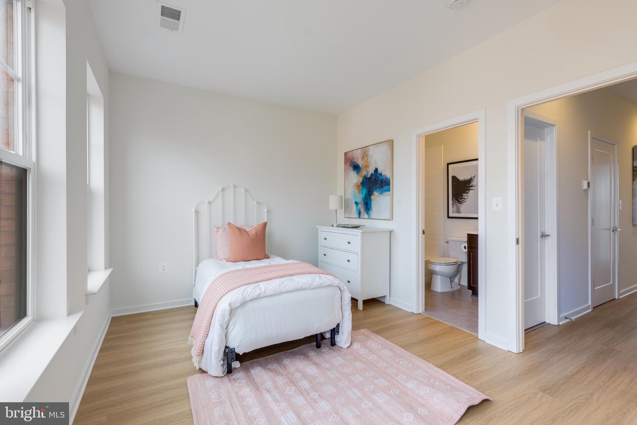 CRESCENT PLACE - Residential