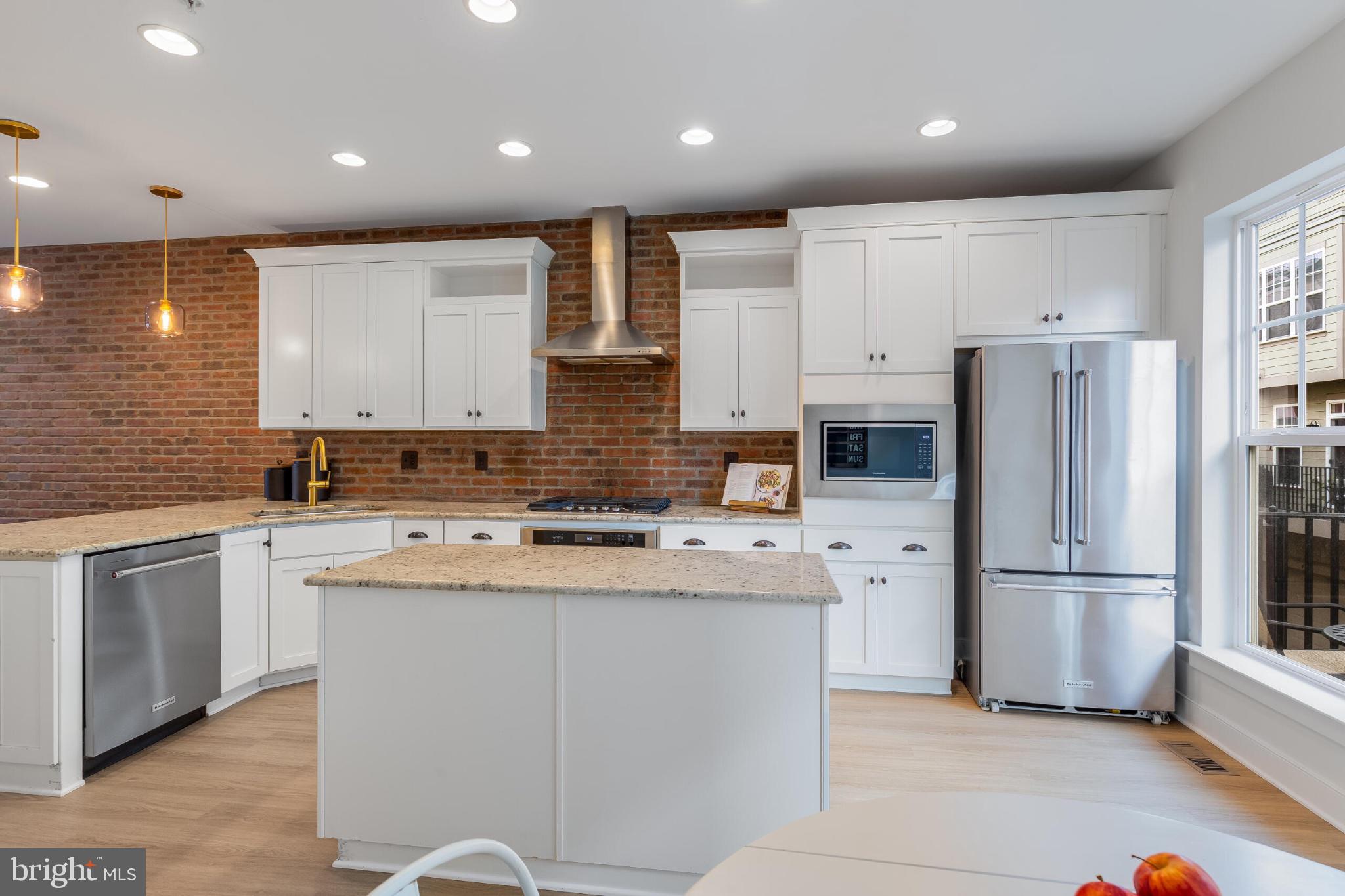 CRESCENT PLACE - Residential