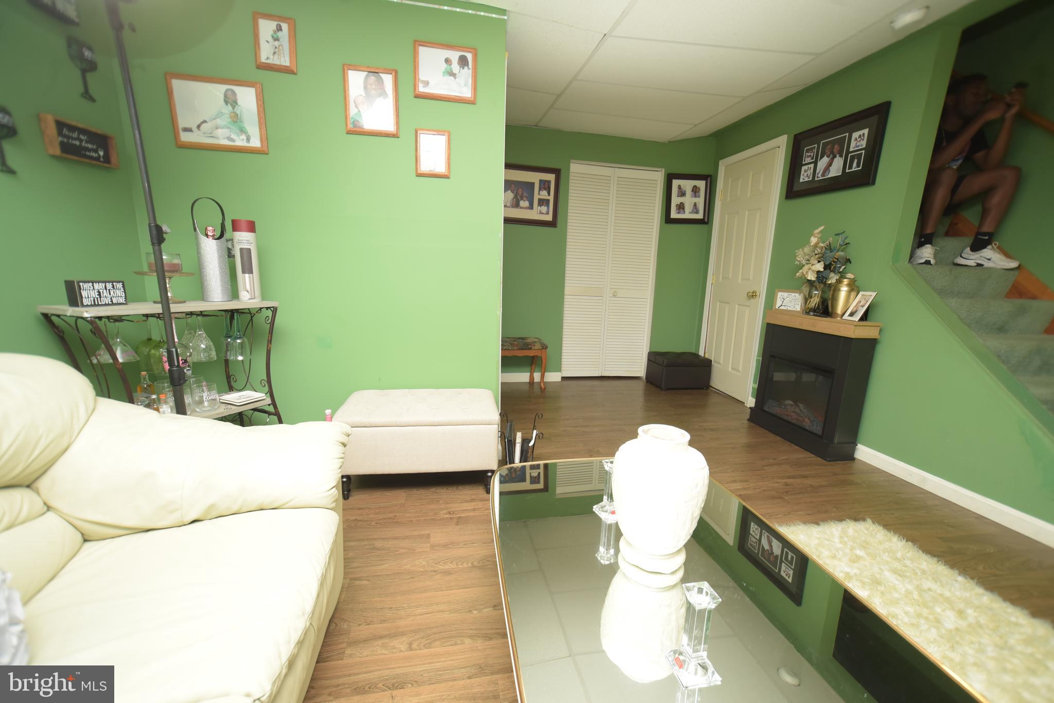 CARROLLWOOD - Residential