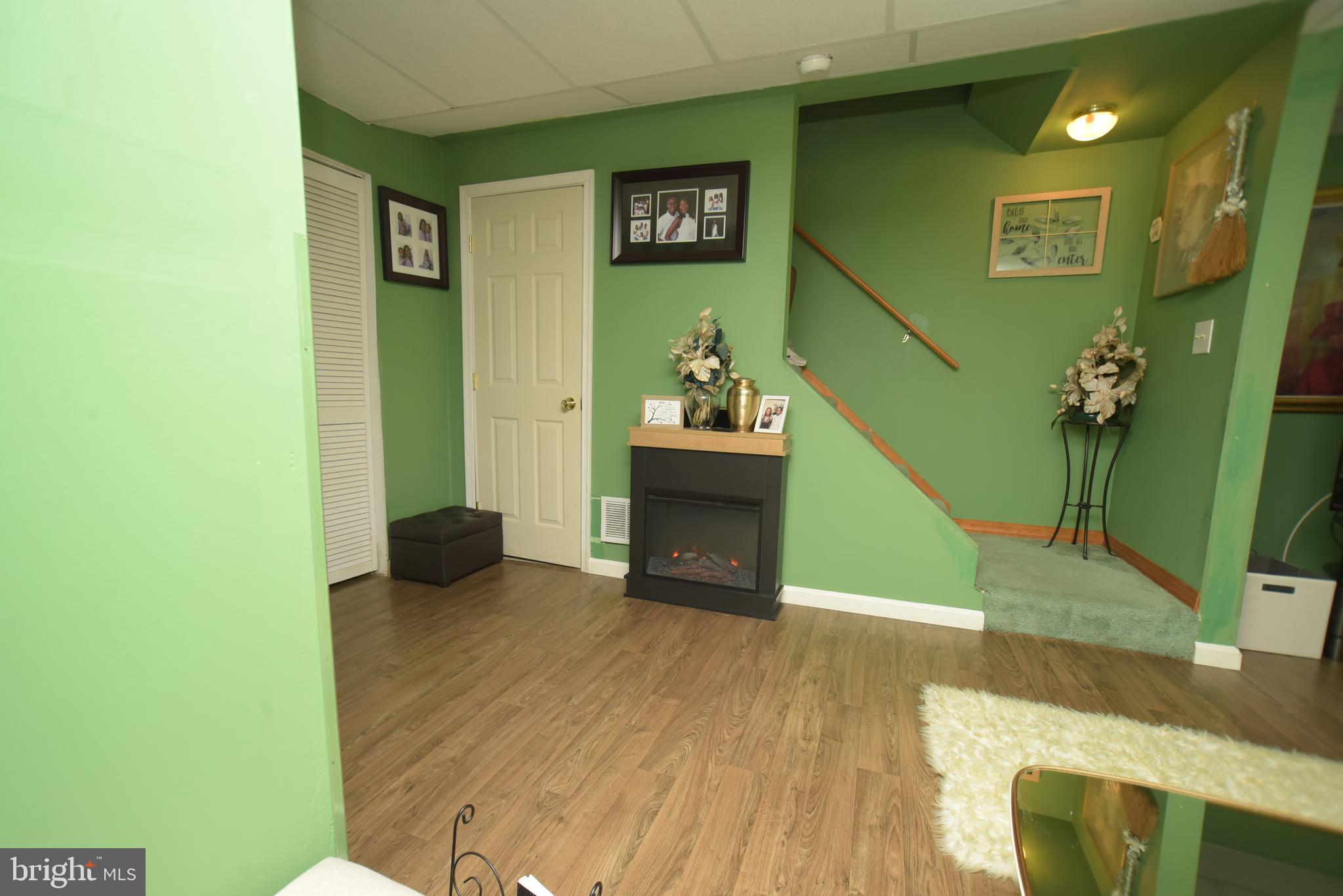 CARROLLWOOD - Residential
