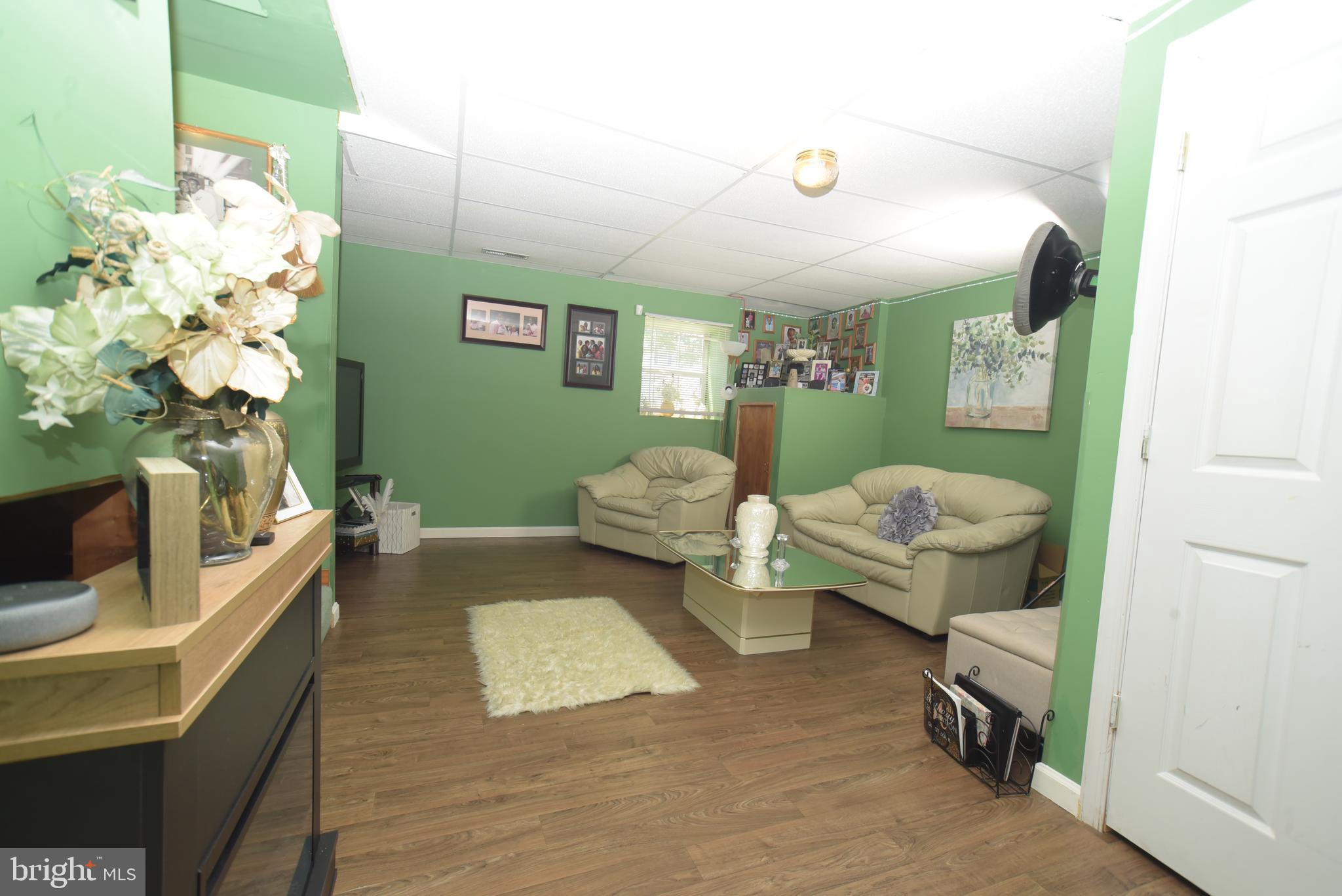 CARROLLWOOD - Residential