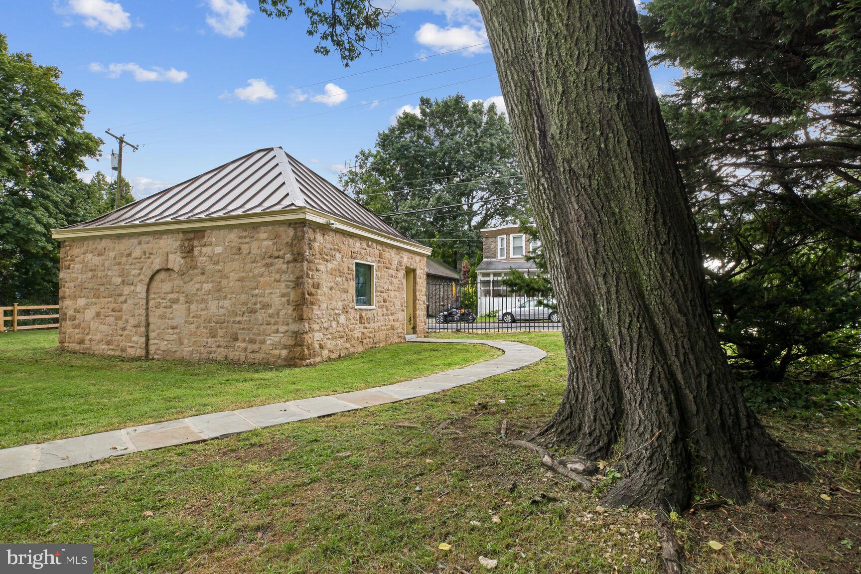 LATHAM PARK - Residential