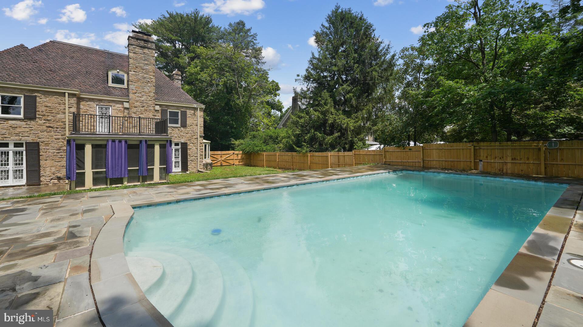 LATHAM PARK - Residential