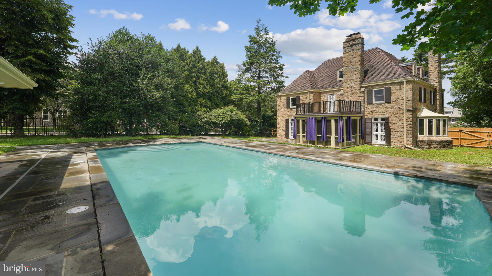 LATHAM PARK - Residential