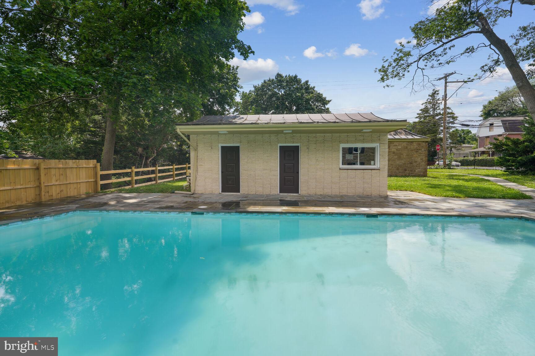 LATHAM PARK - Residential