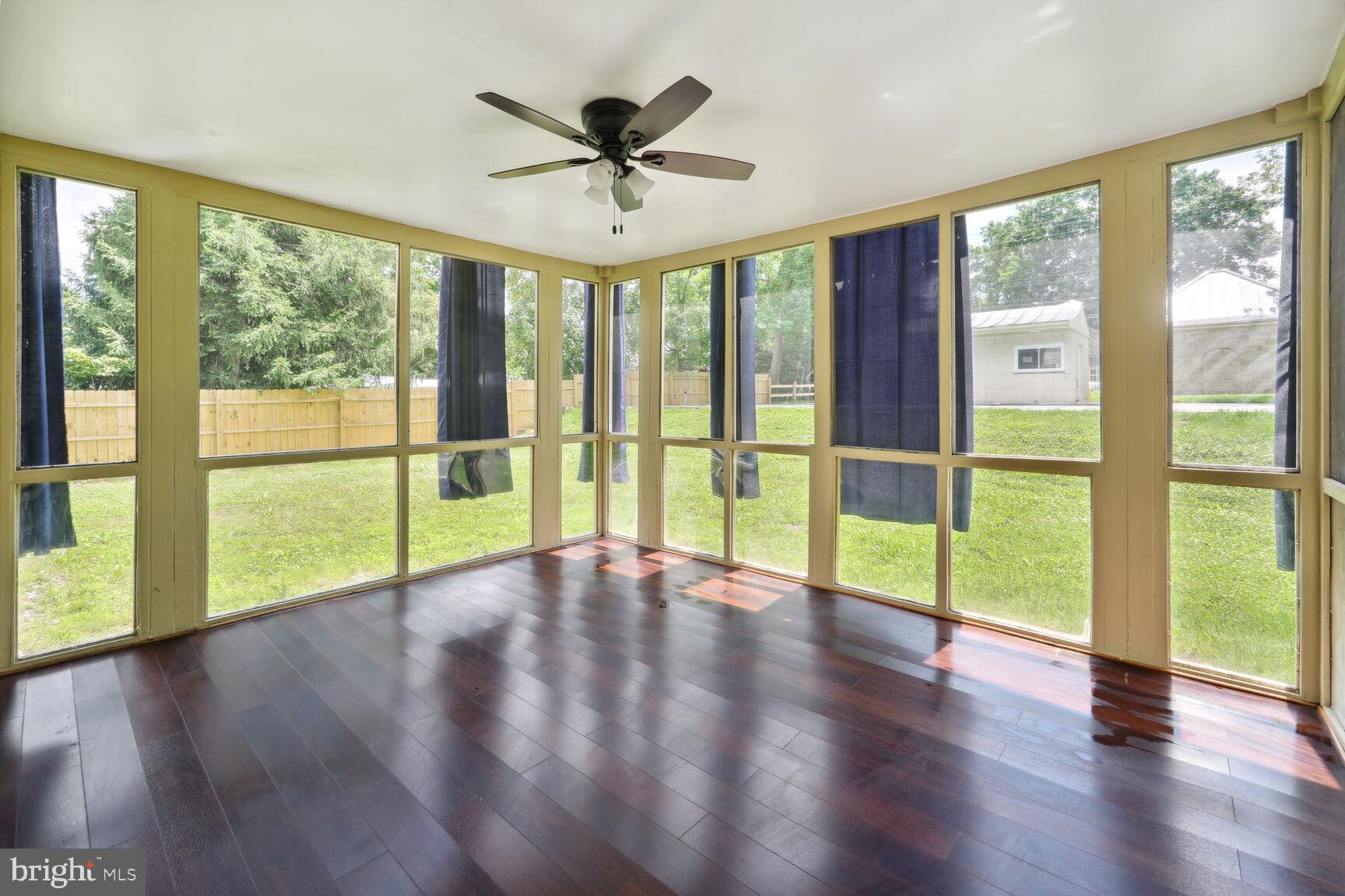 LATHAM PARK - Residential