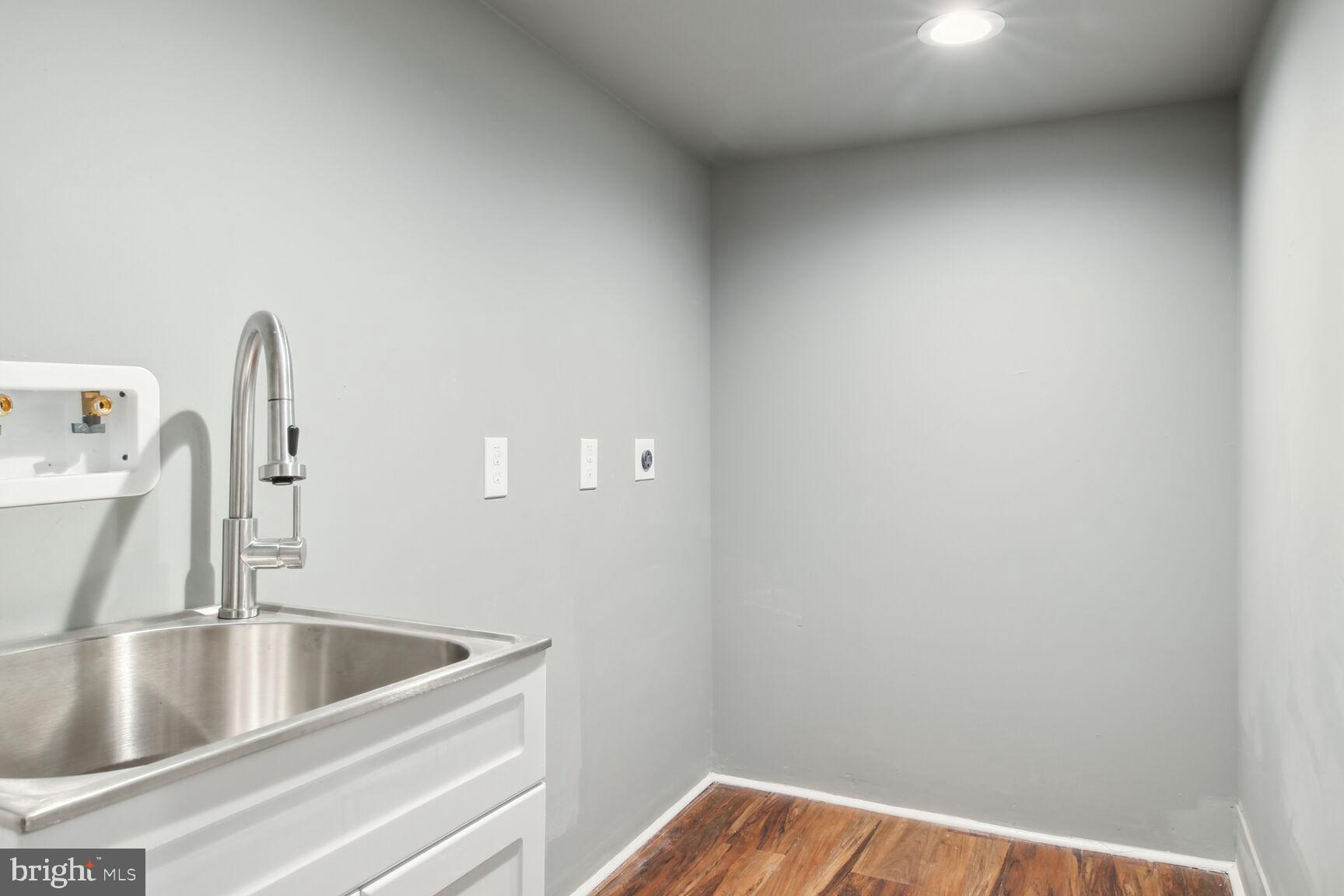 LATHAM PARK - Residential
