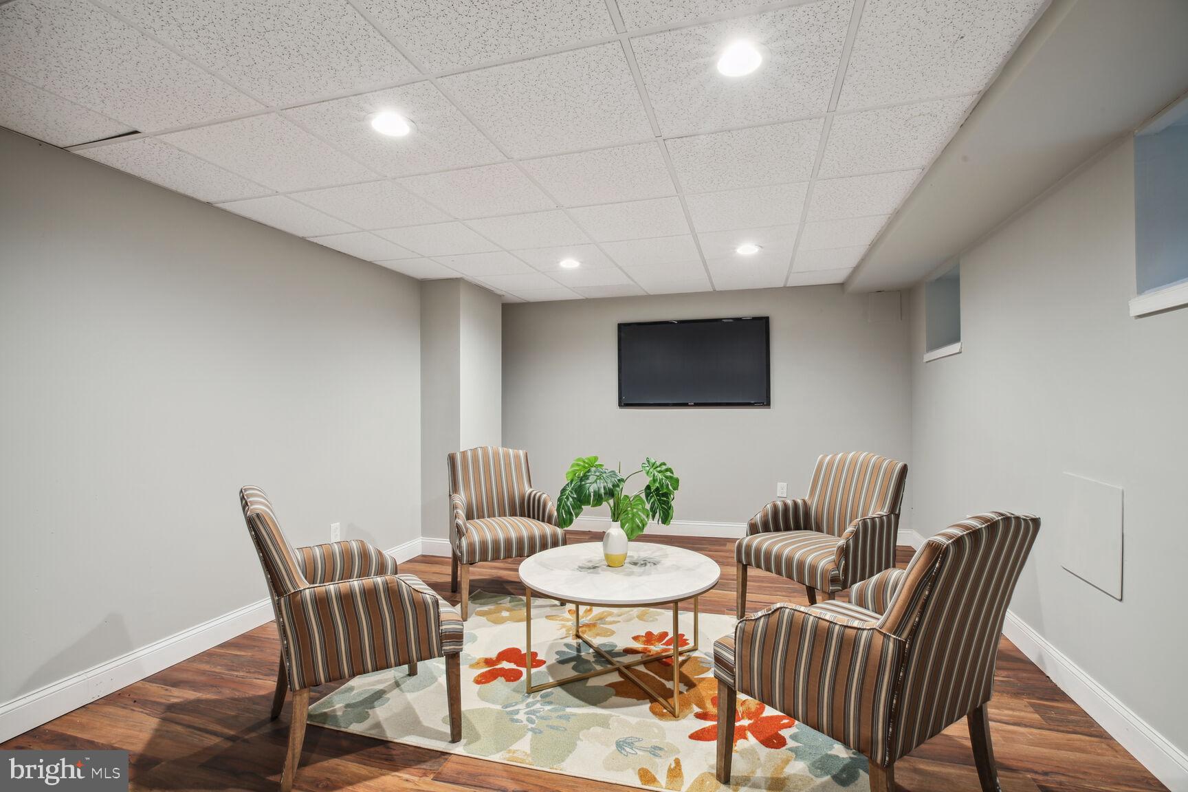 LATHAM PARK - Residential