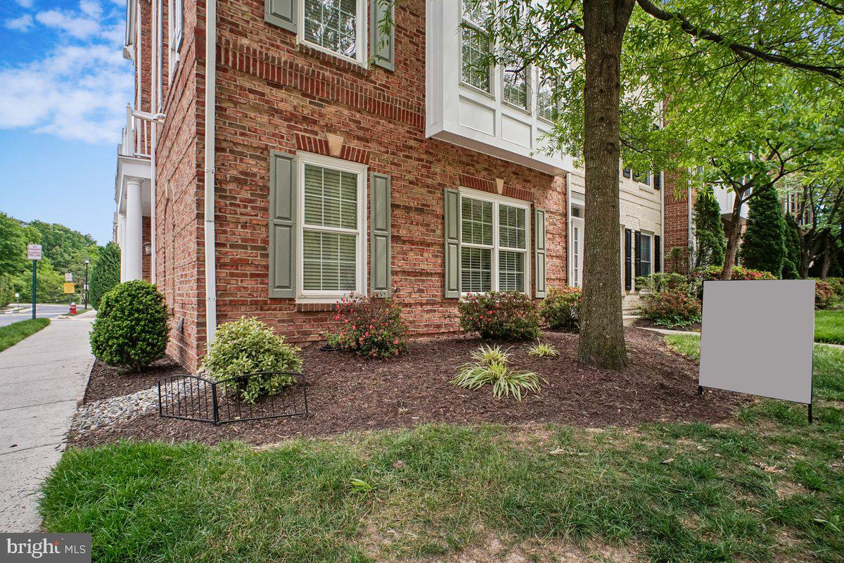 PAVILIONS AT HUNTINGTON - Residential