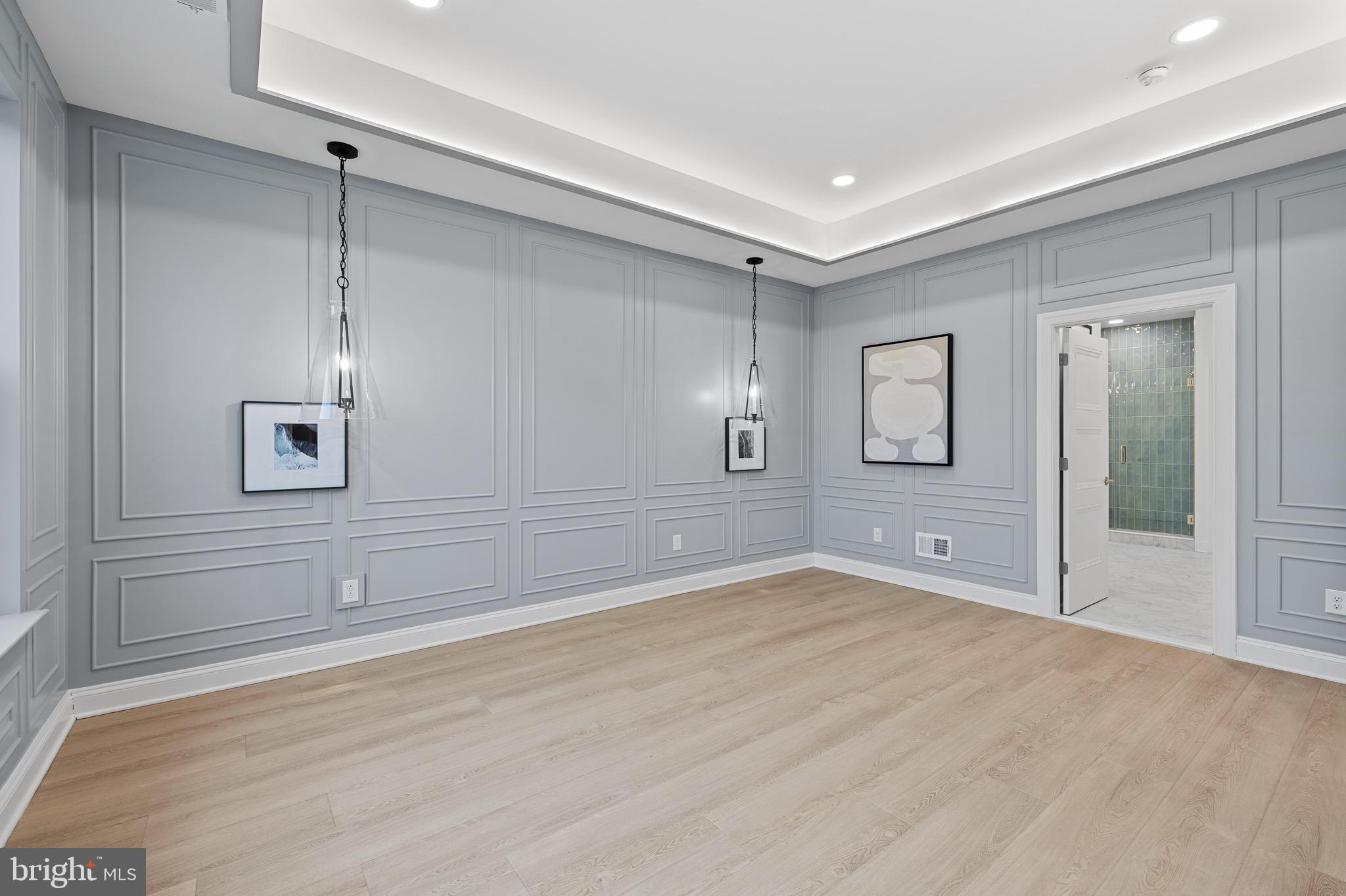 EAST GATE - Residential