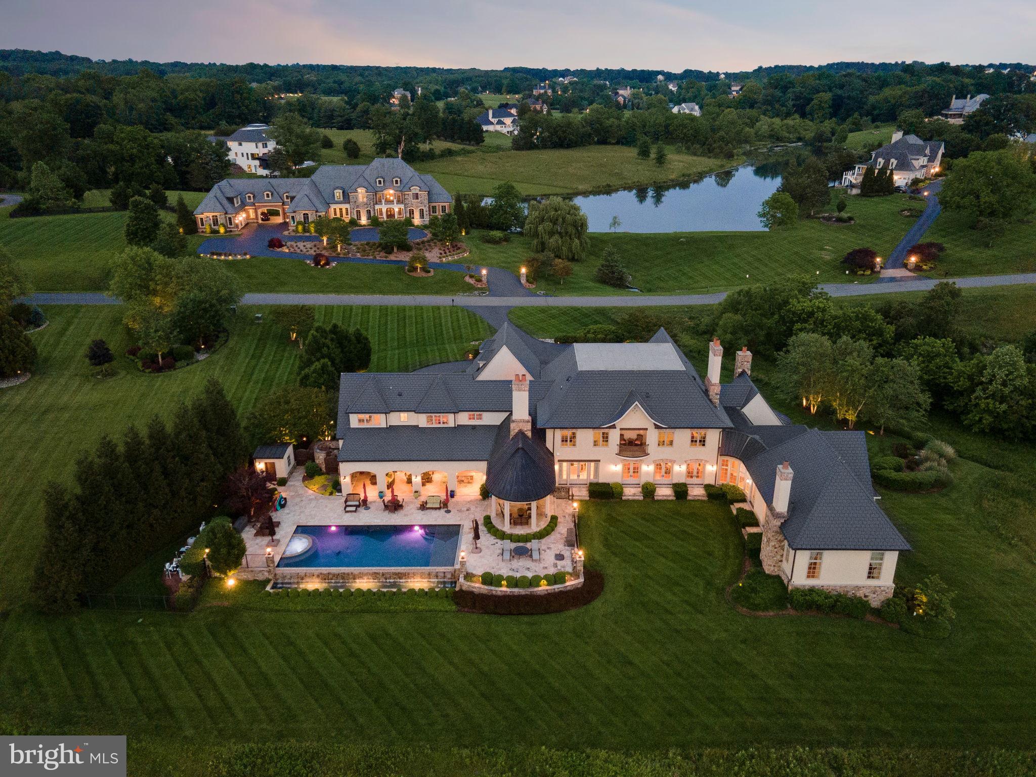 CREIGHTON FARMS - Residential