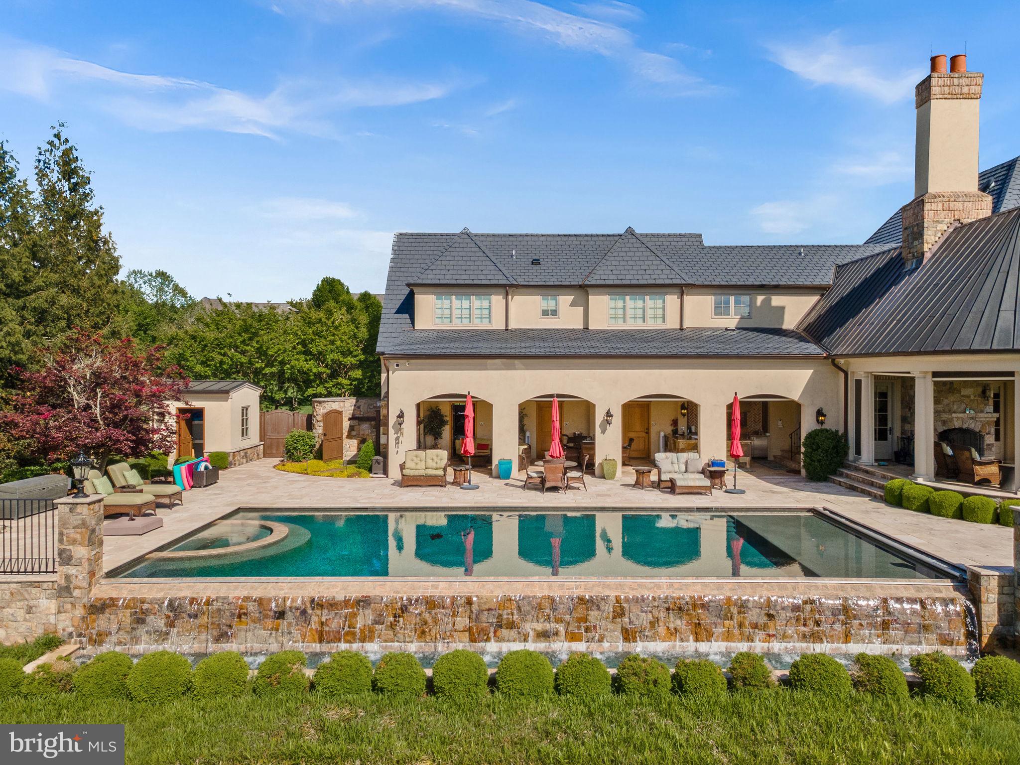 CREIGHTON FARMS - Residential