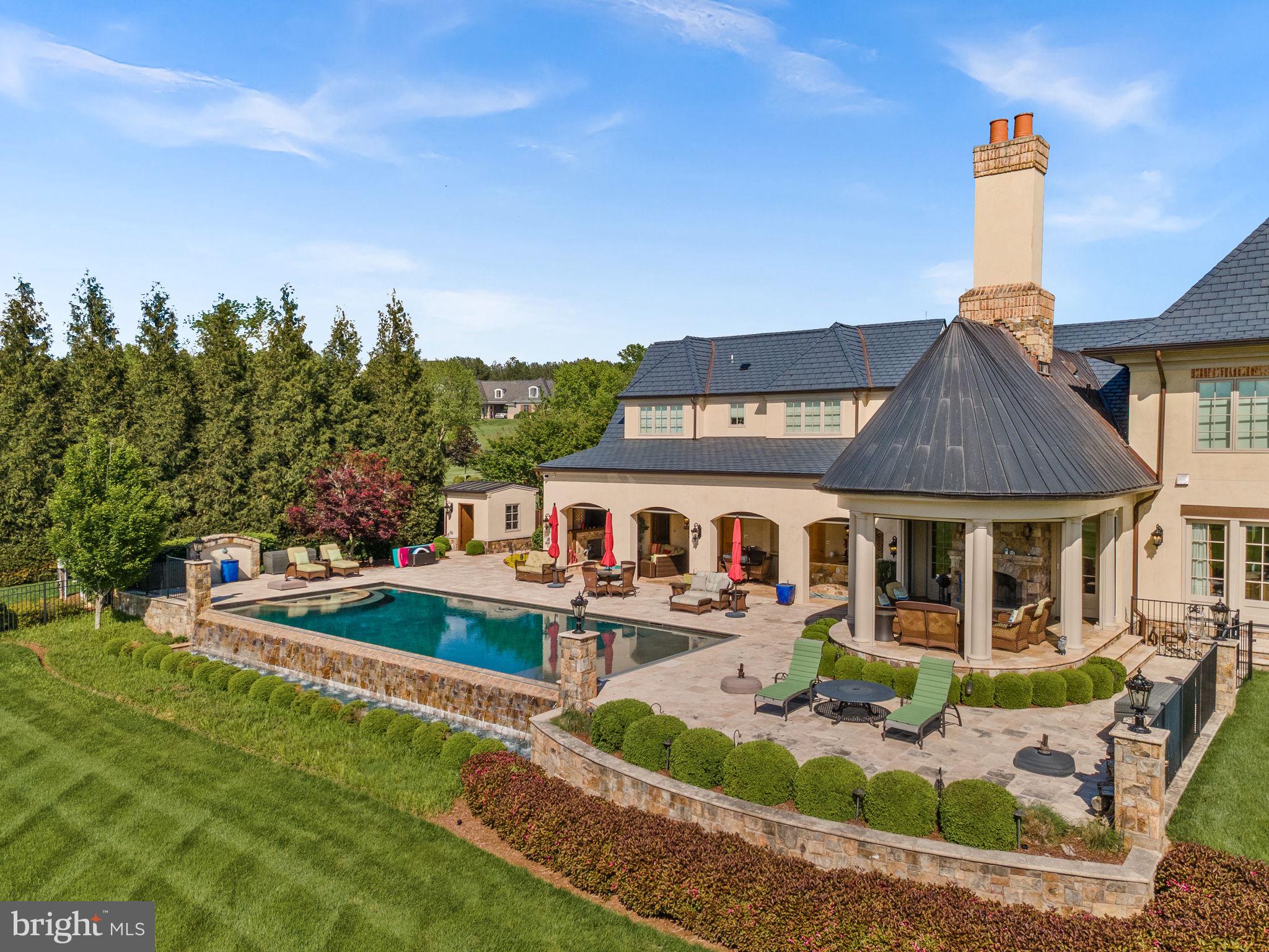 CREIGHTON FARMS - Residential