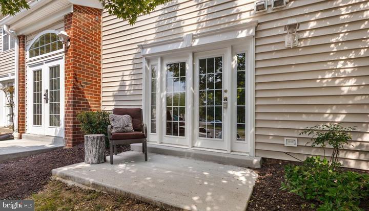 Beautiful condo. The kitchen has  granite counter tops and Stainless Appliances.  Spacious and open with lots of natural light.  In unit washer and dryer. Good size bedroom with 2 large closets. Storage room.  Community playground. Close to shopping, restaurants, schools, hospital, Nebasco Regional Park and Boardwalk.  Super location with VRE less than 1 mile away, Quantico, commuter bus close by too.