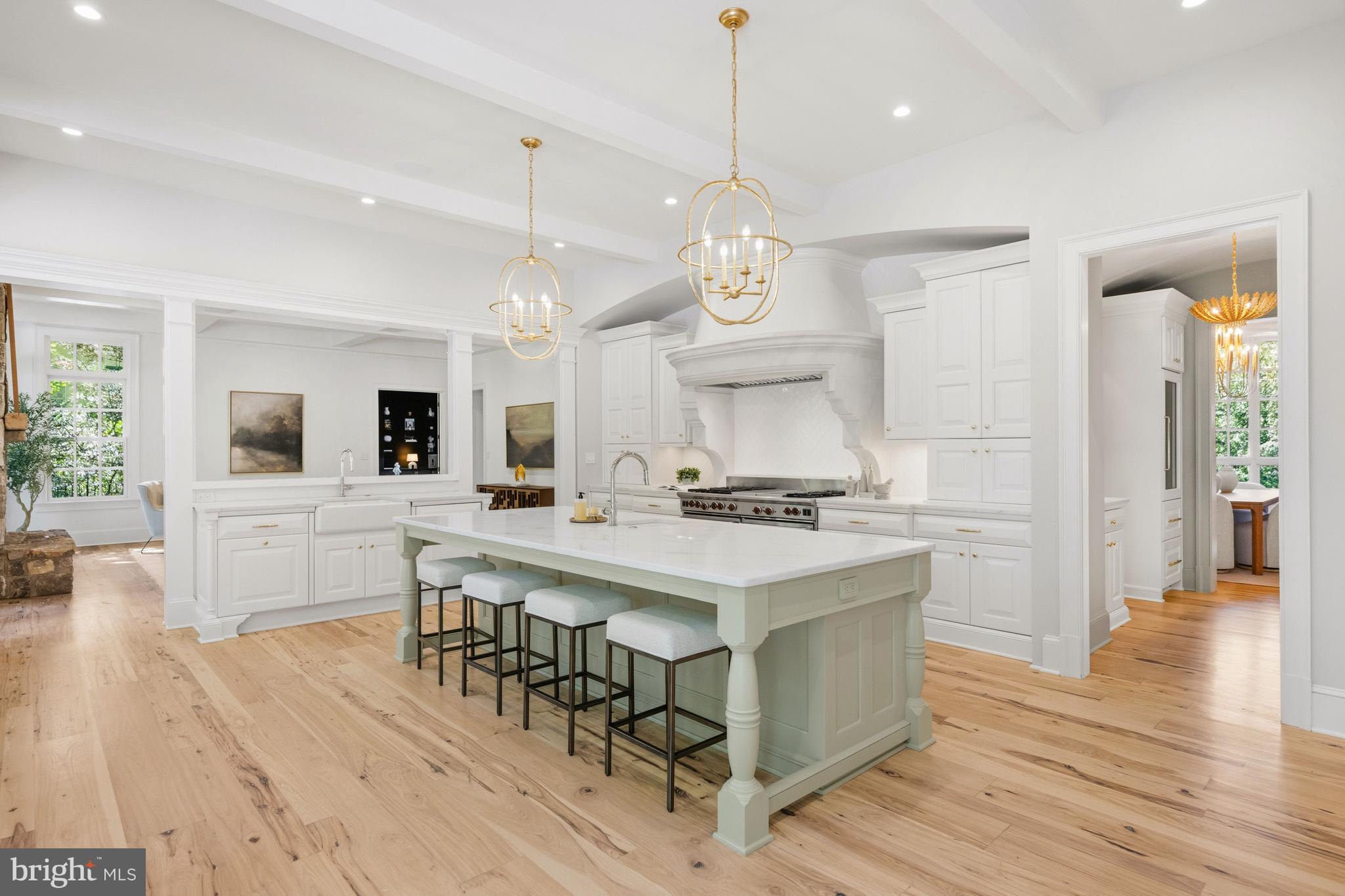 COUNTRY CLUB HILLS - Residential