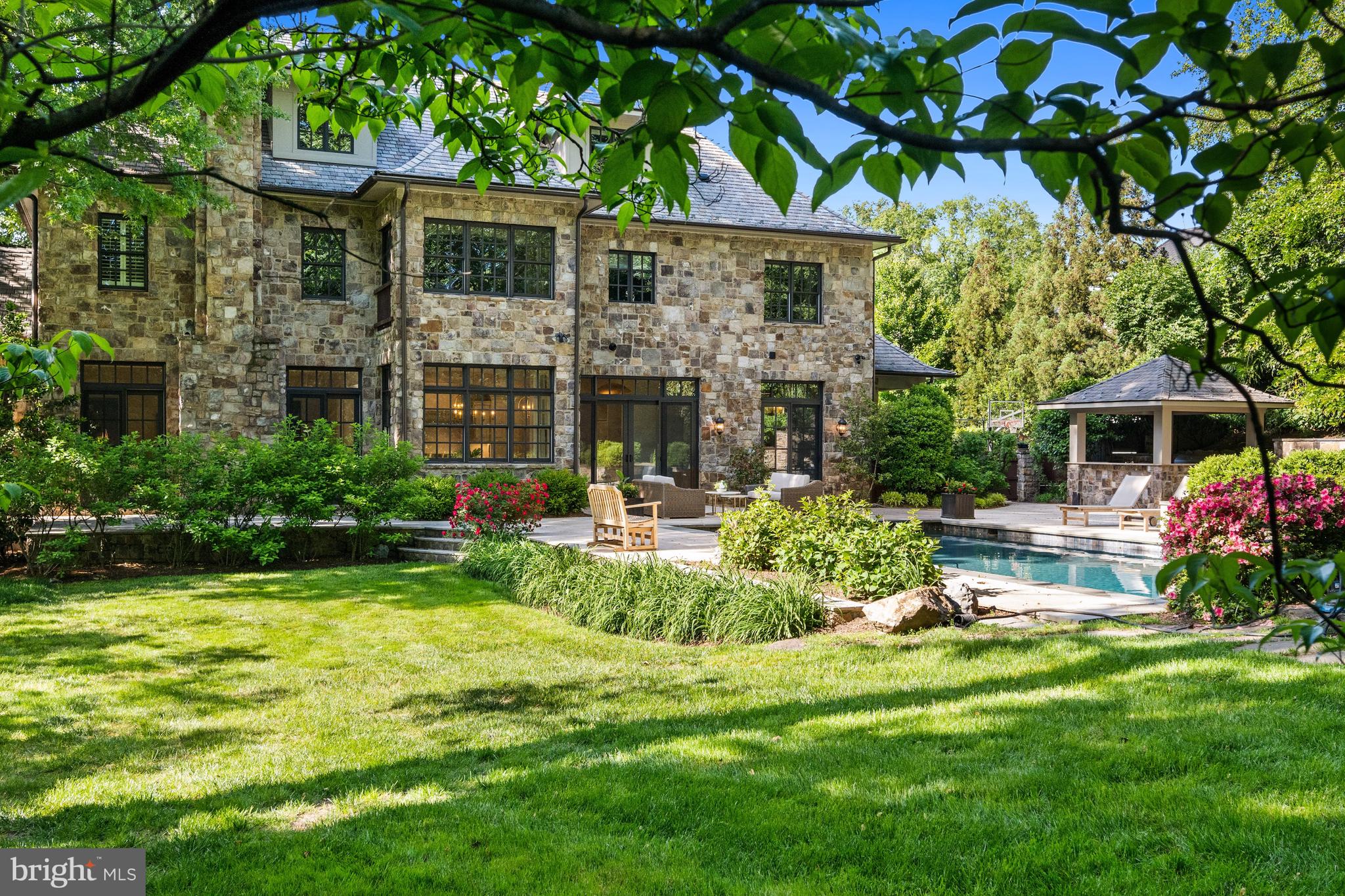 COUNTRY CLUB HILLS - Residential