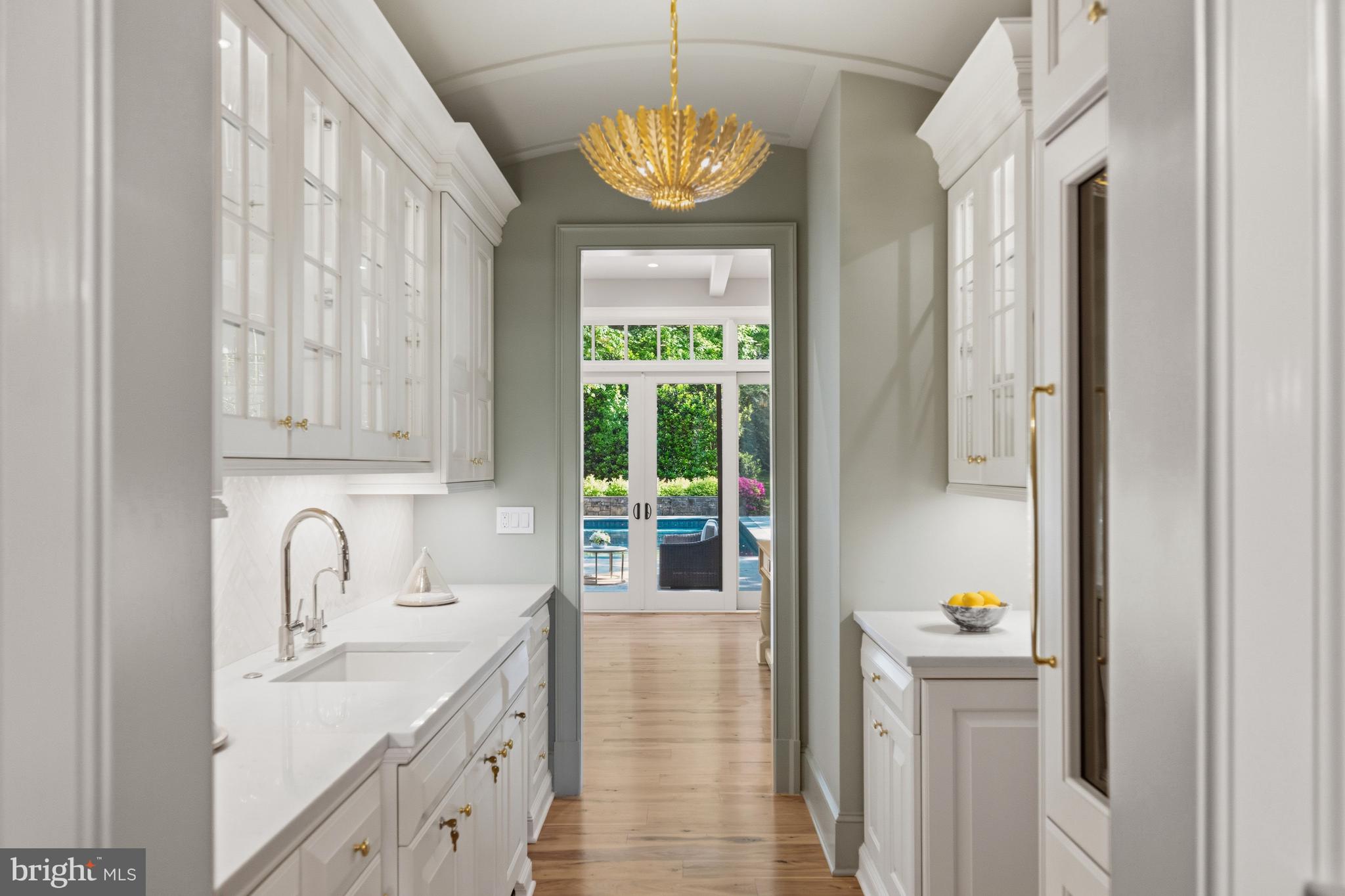 COUNTRY CLUB HILLS - Residential