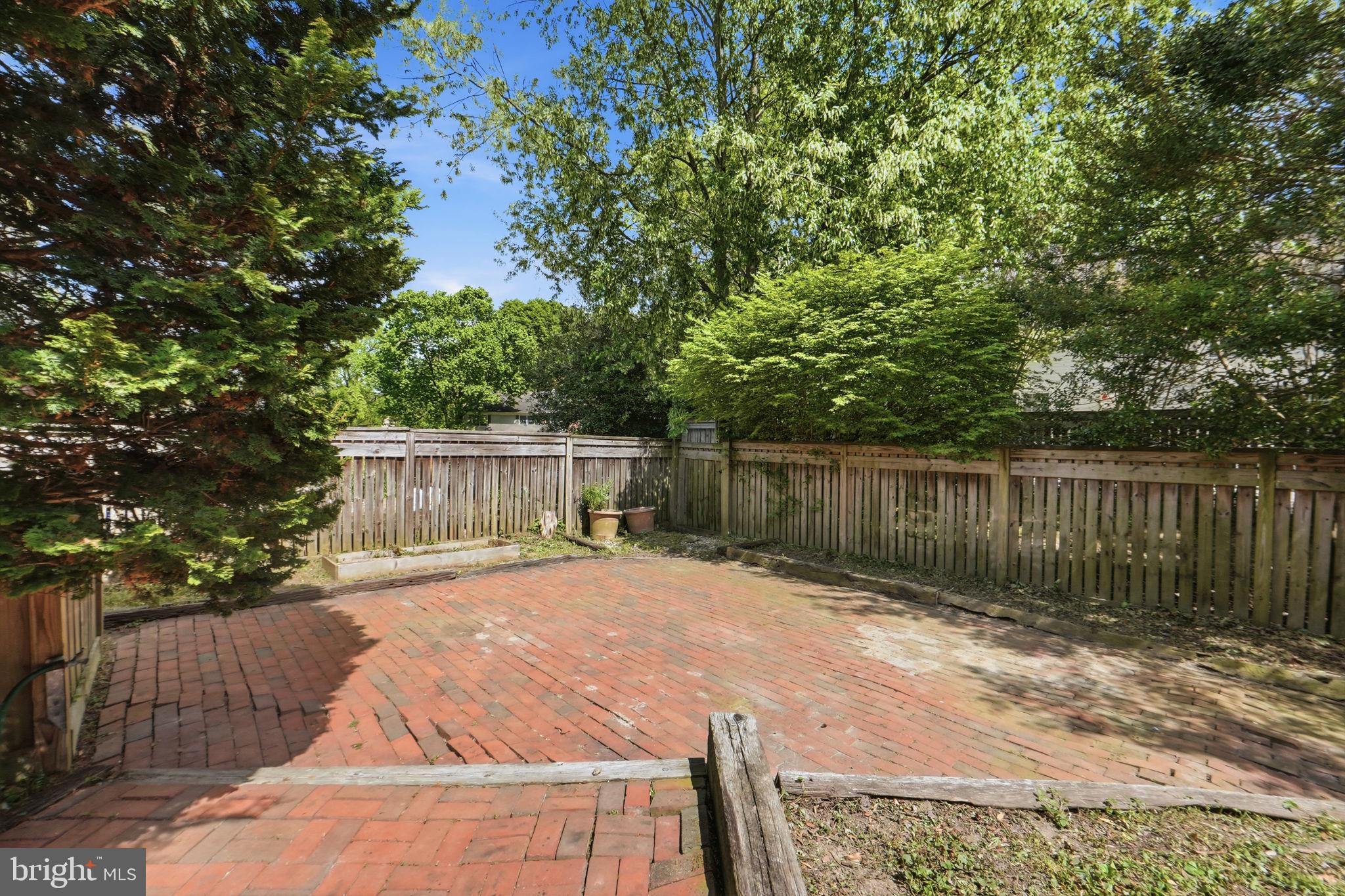 RUXTON PLACE - Residential Lease