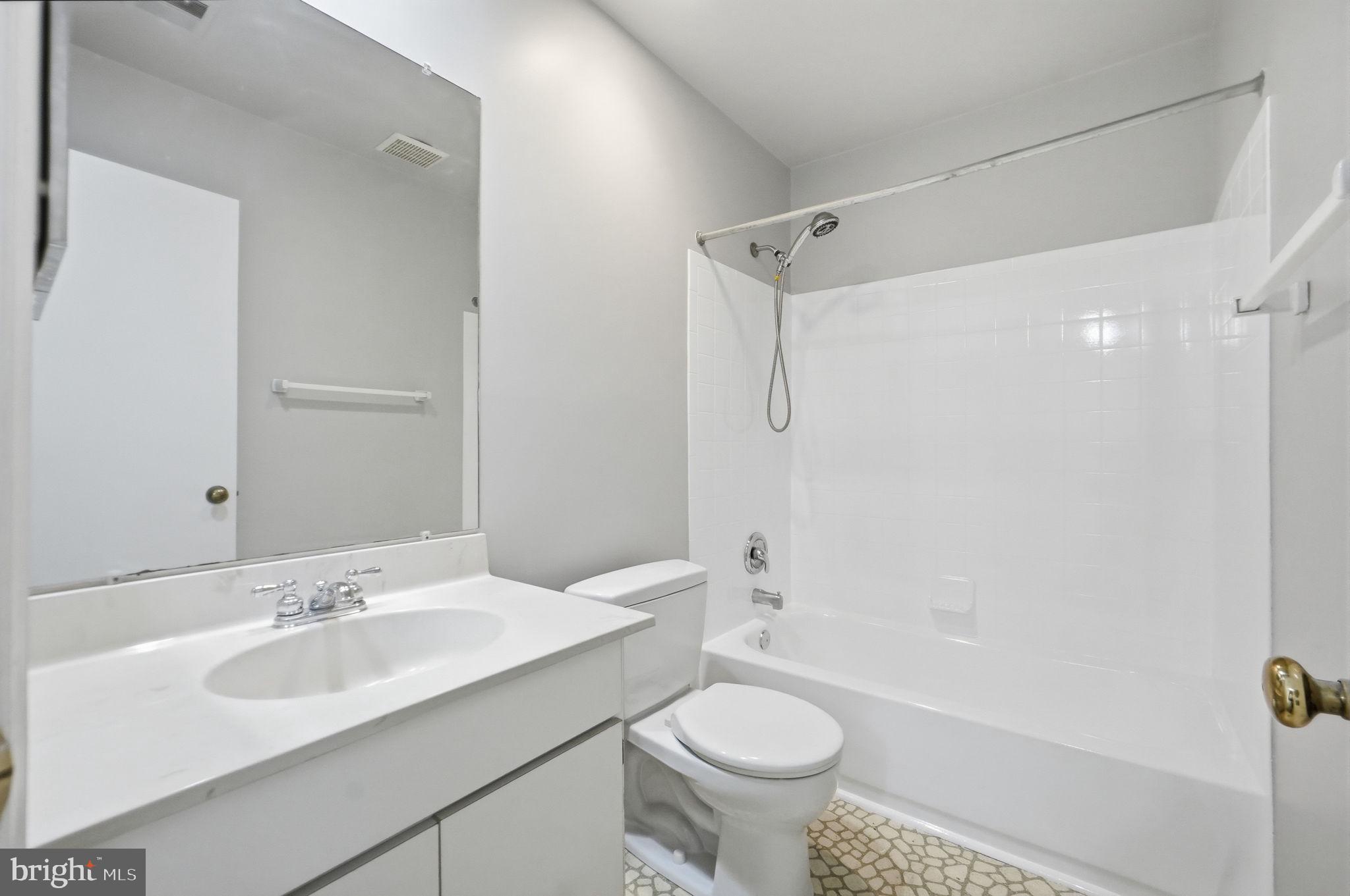 RUXTON PLACE - Residential Lease