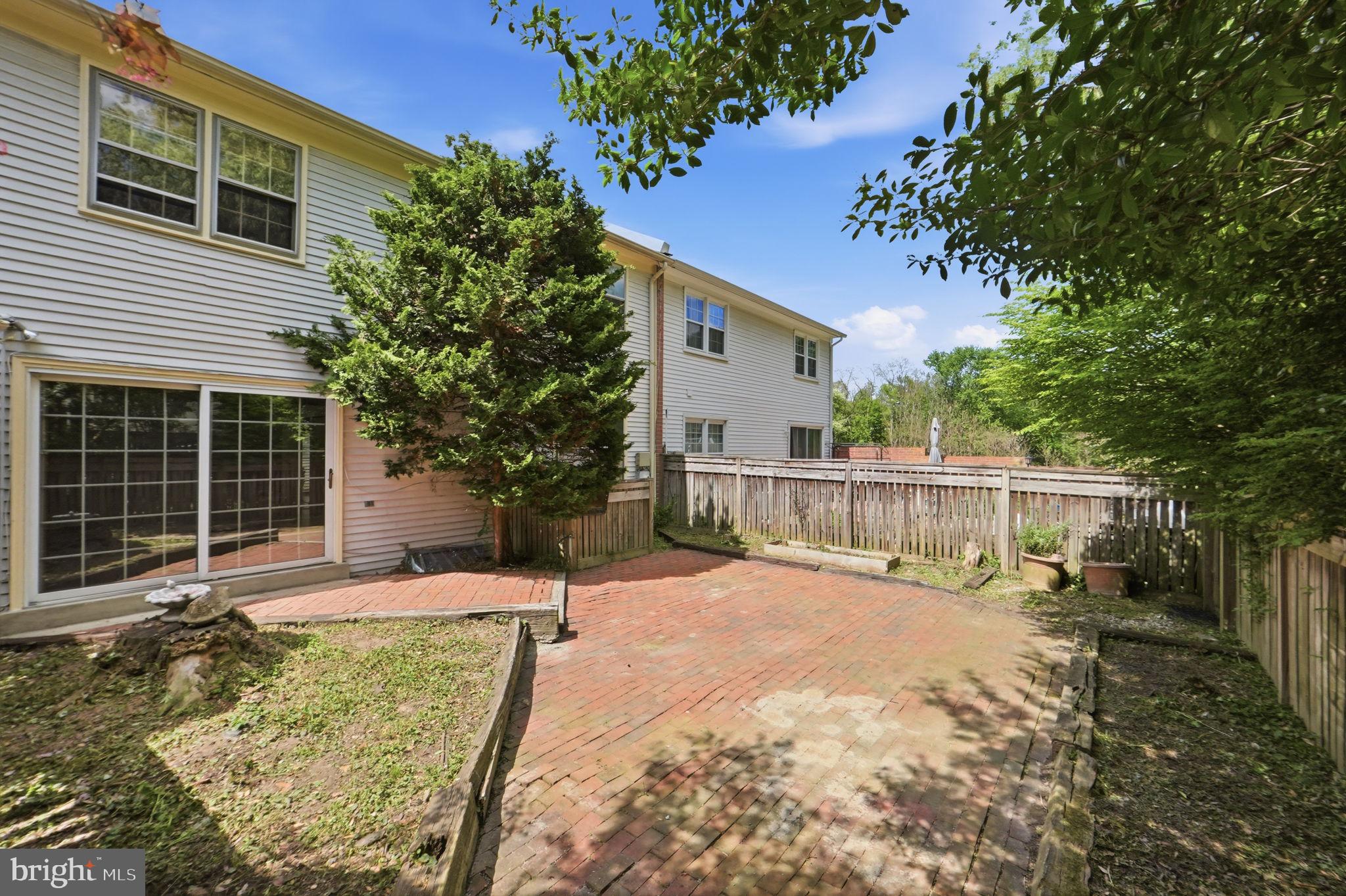 RUXTON PLACE - Residential Lease