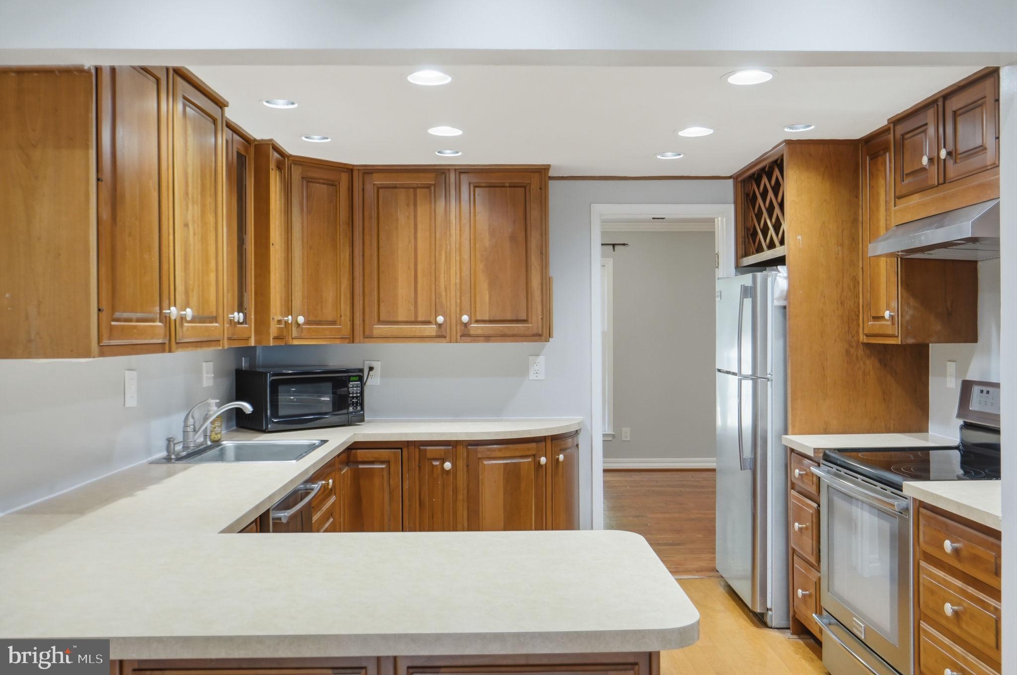 RUXTON PLACE - Residential Lease