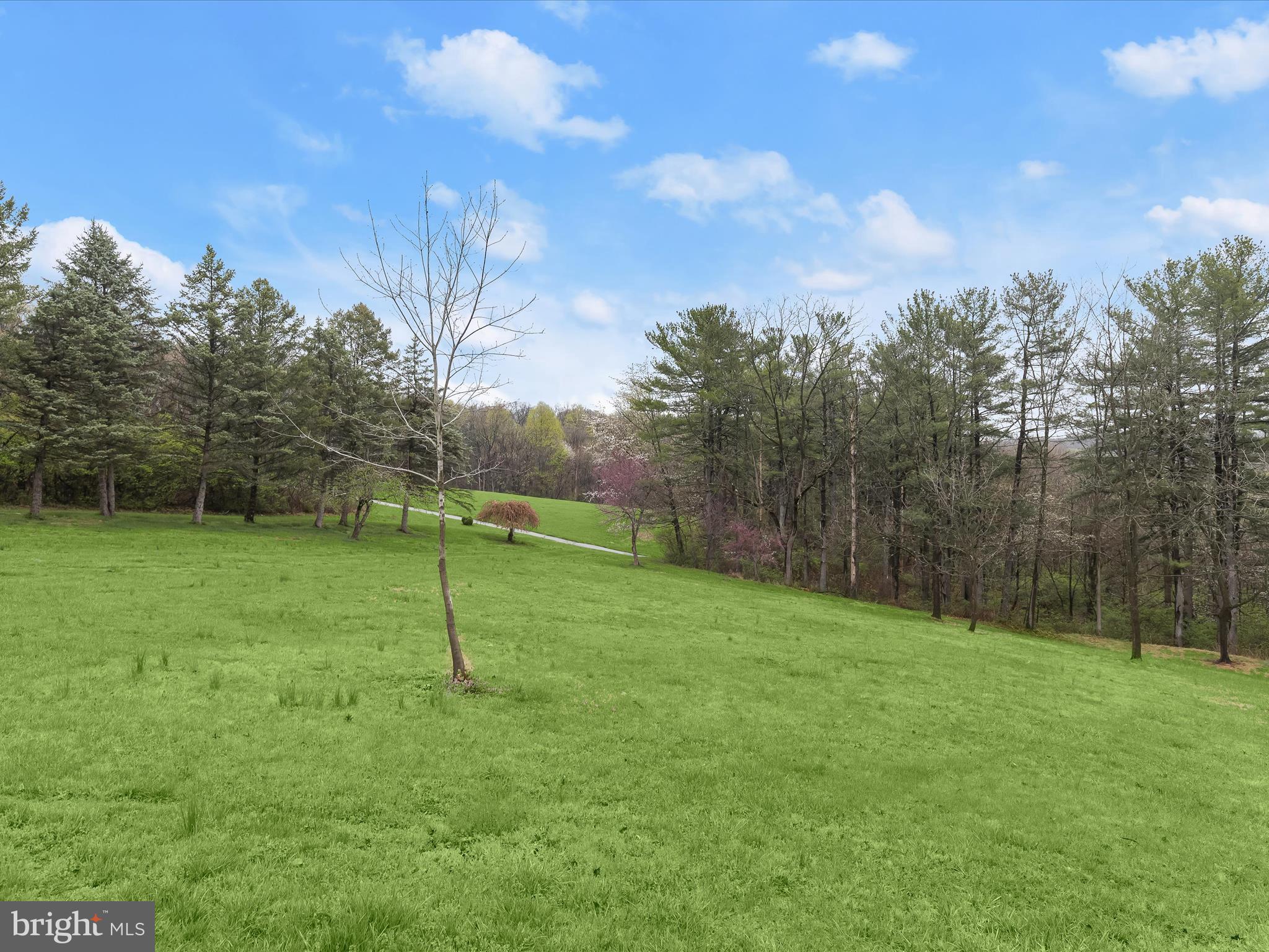 TWIN LAKES - Residential