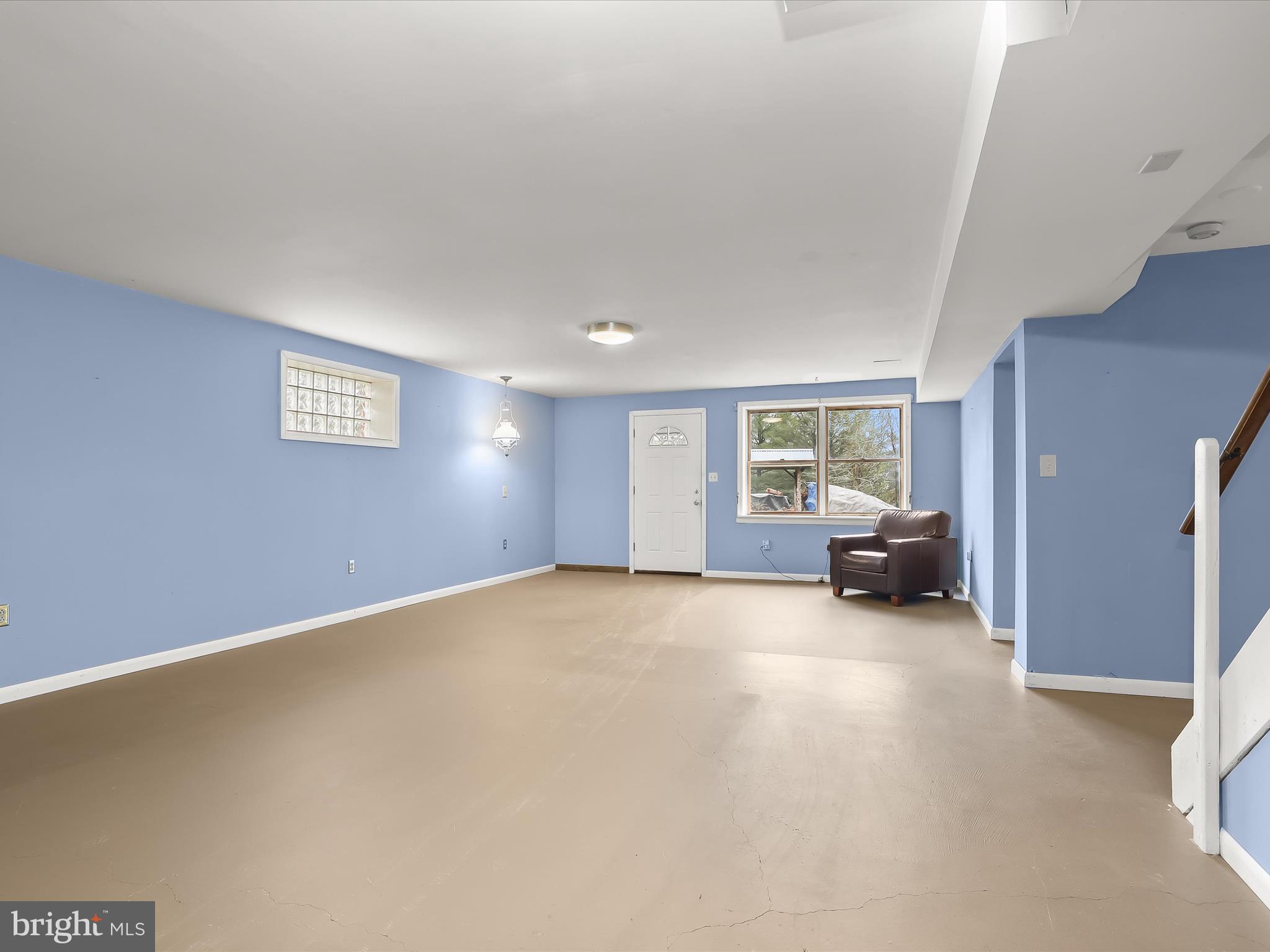 TWIN LAKES - Residential