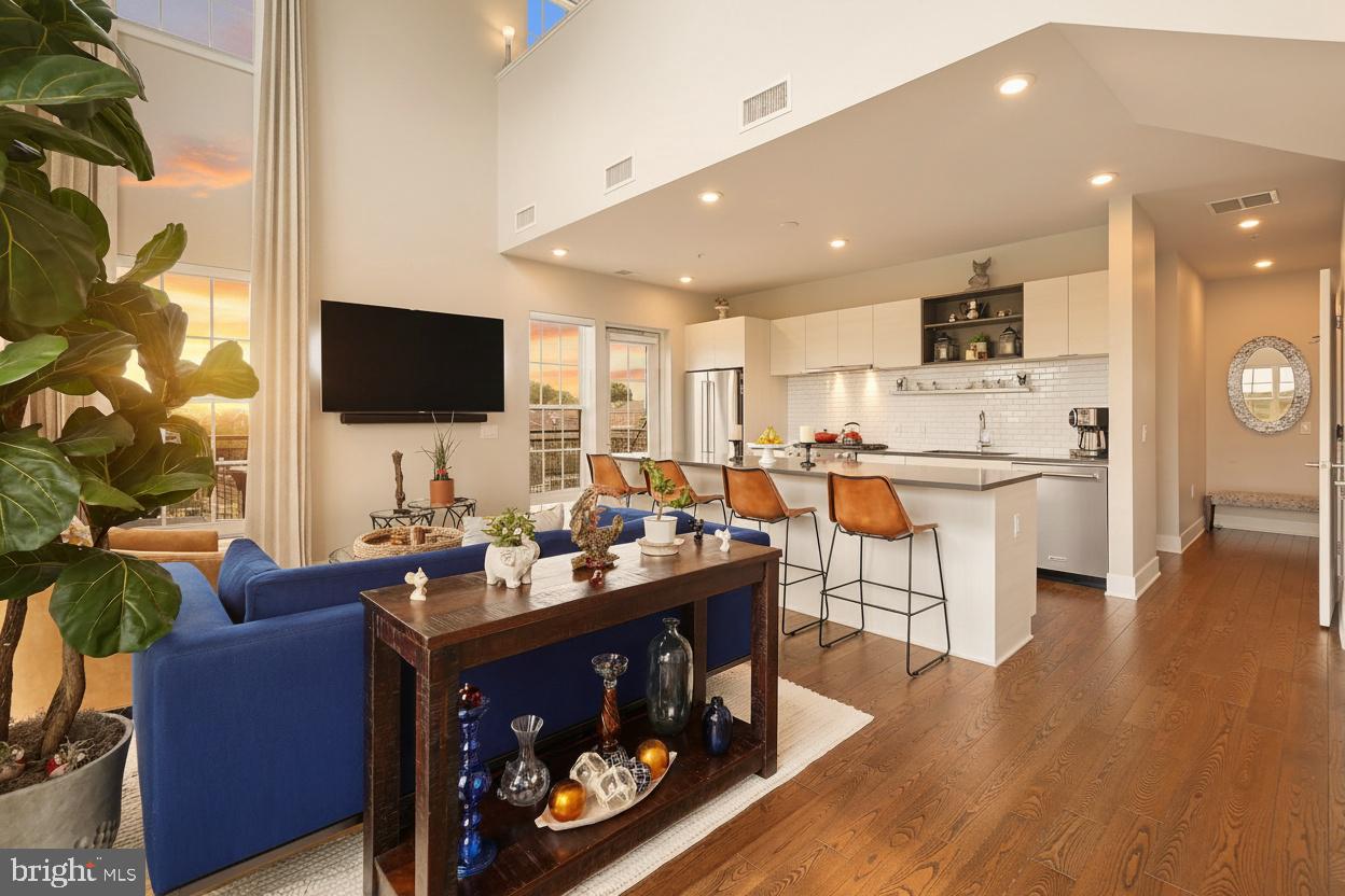 CROWN - Residential