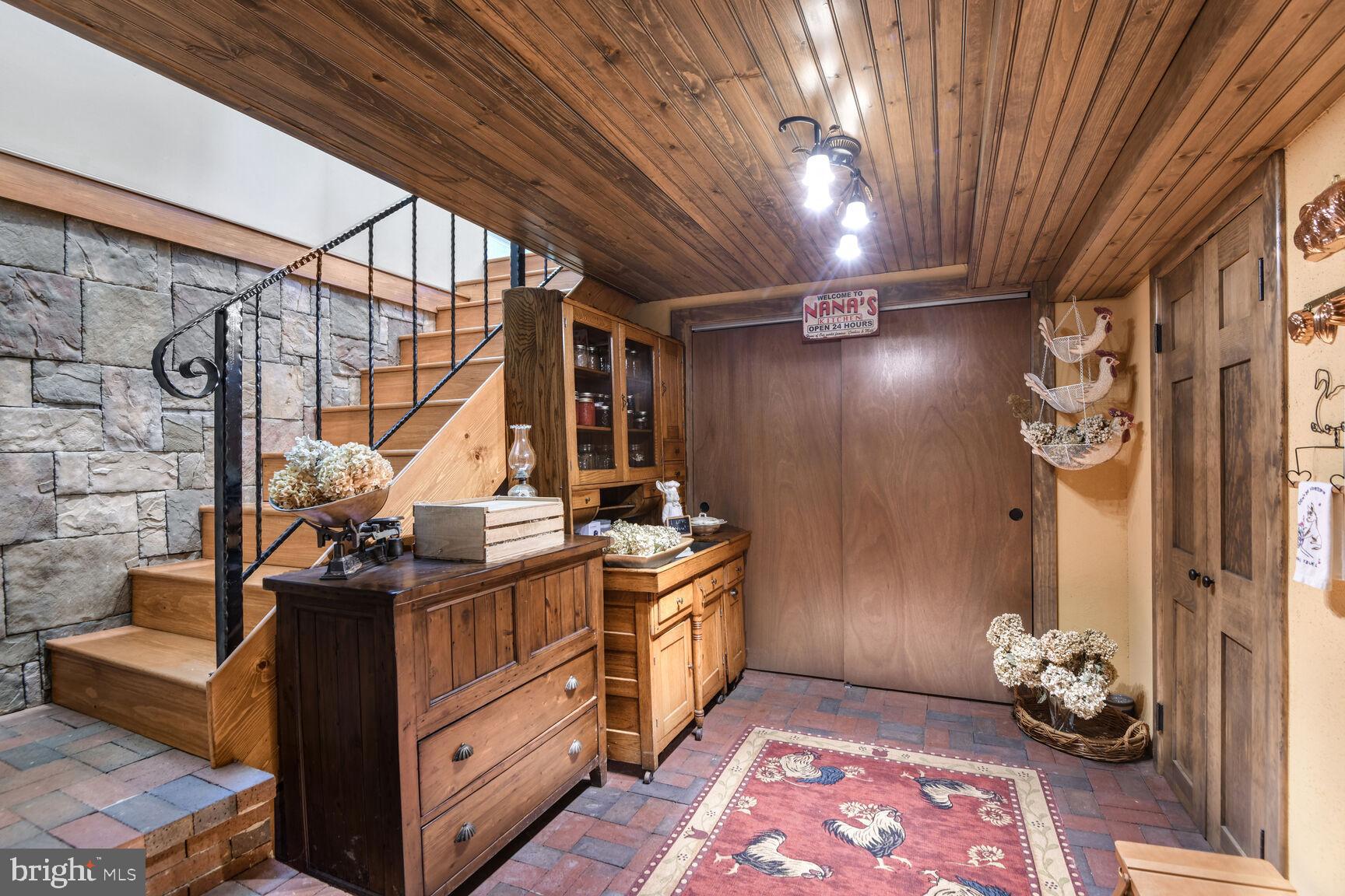 ROYAL OAK - Residential