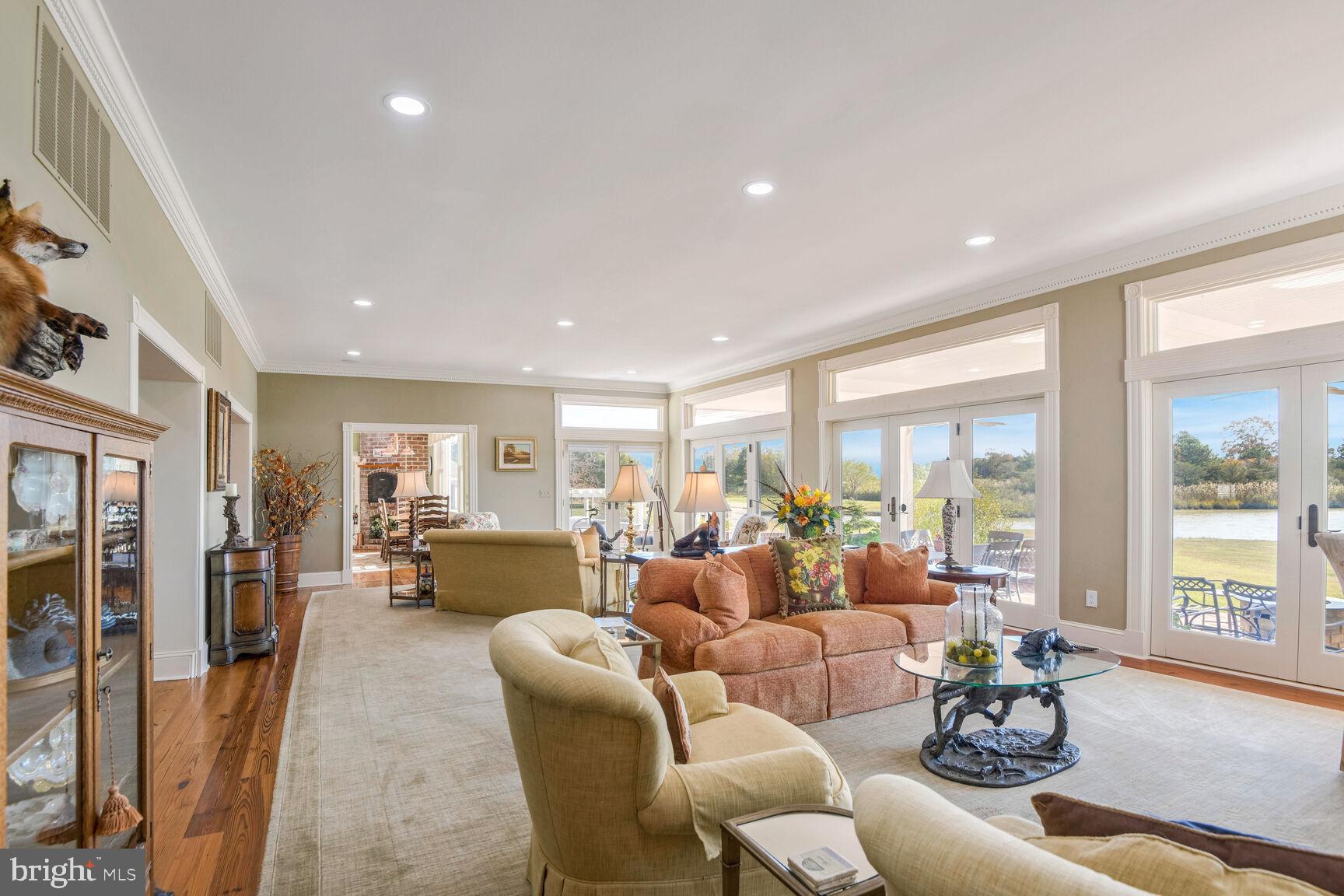 ROYAL OAK - Residential